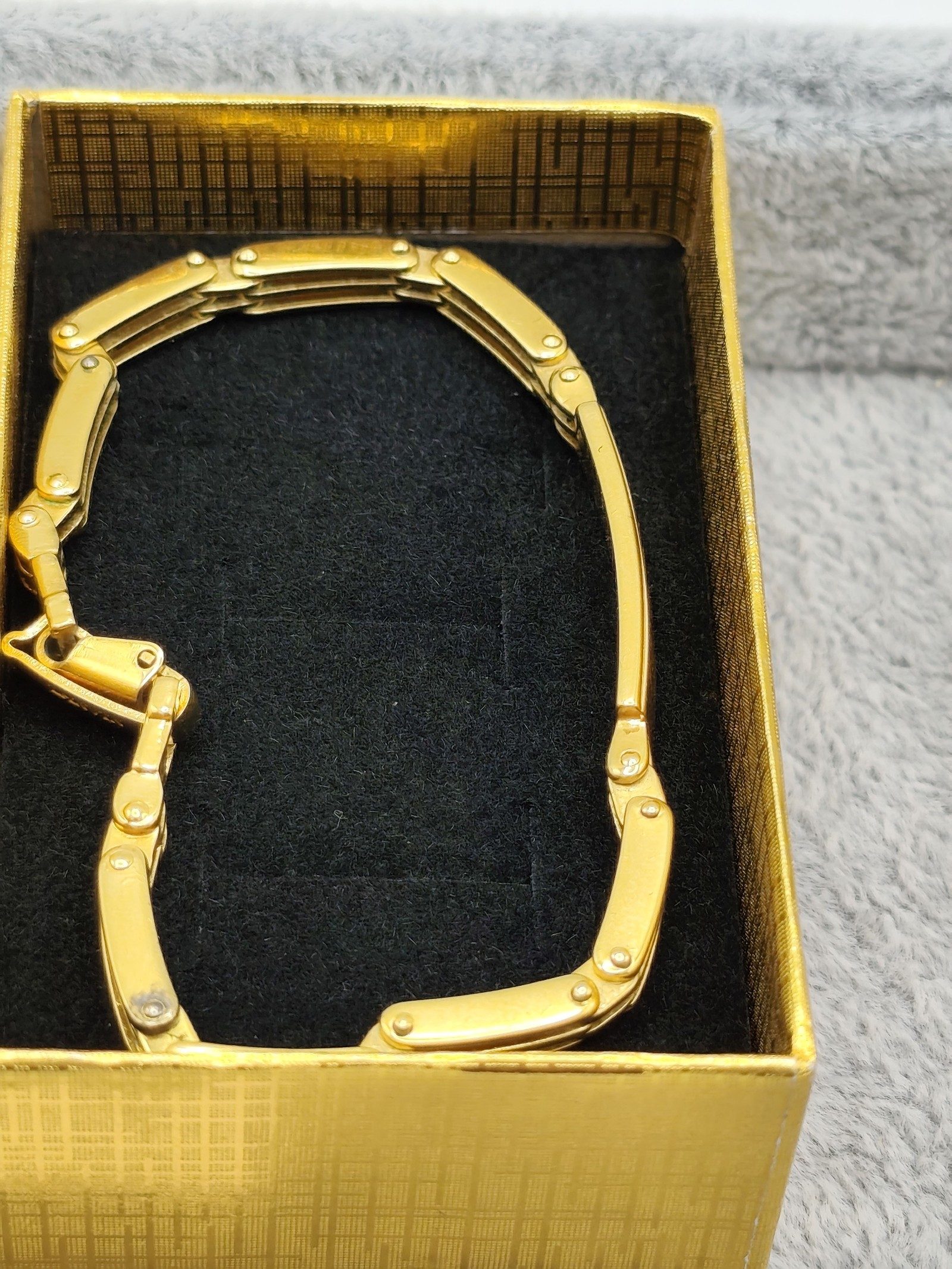 Lanvin Gold Tone Chain Link Bracelet Unisex image 2