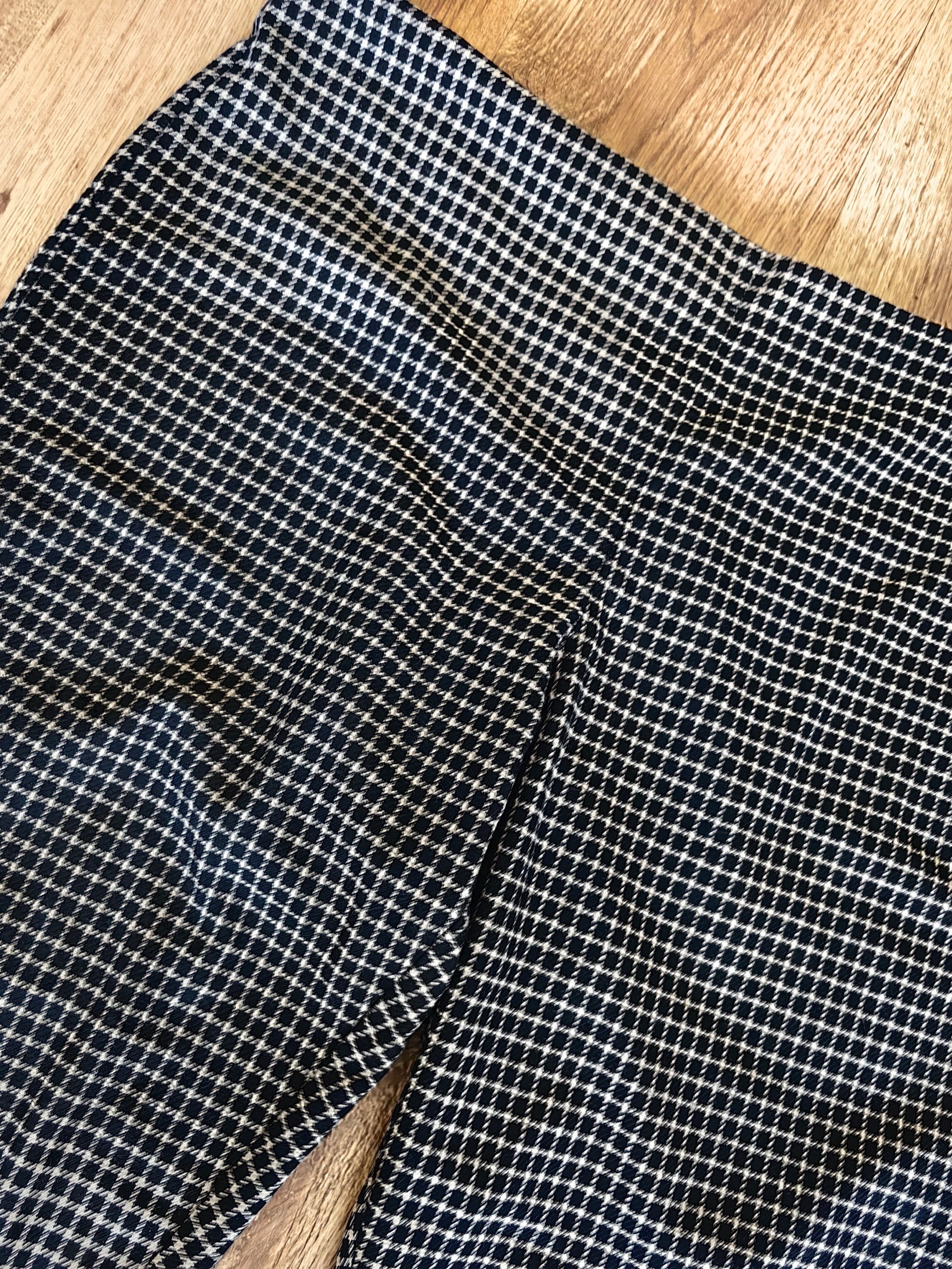 Stilīgas un elegantas F&F bikses ar rūtainu rakstu image 2
