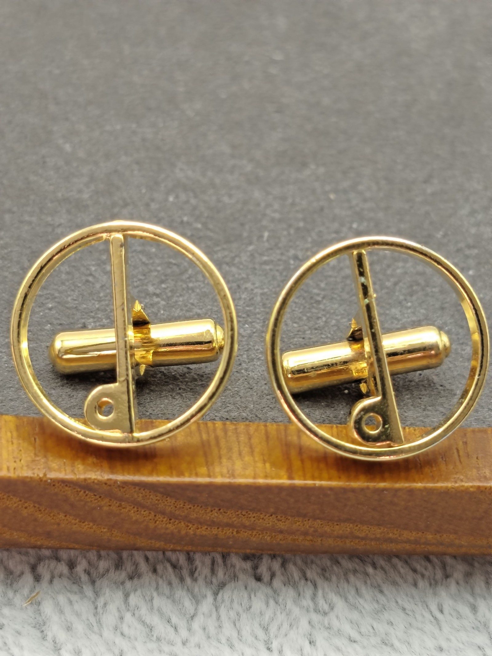 Dunhill Men's Gold Tone Round Cufflinks & Chain in Case image 4