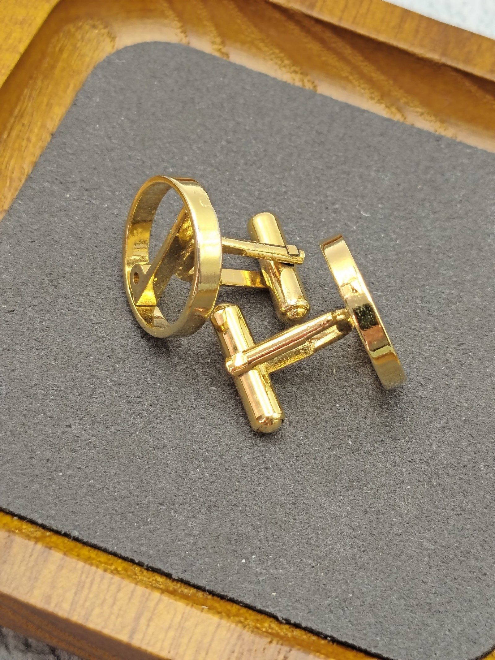 Dunhill Men's Gold Tone Round Cufflinks & Chain in Case image 8