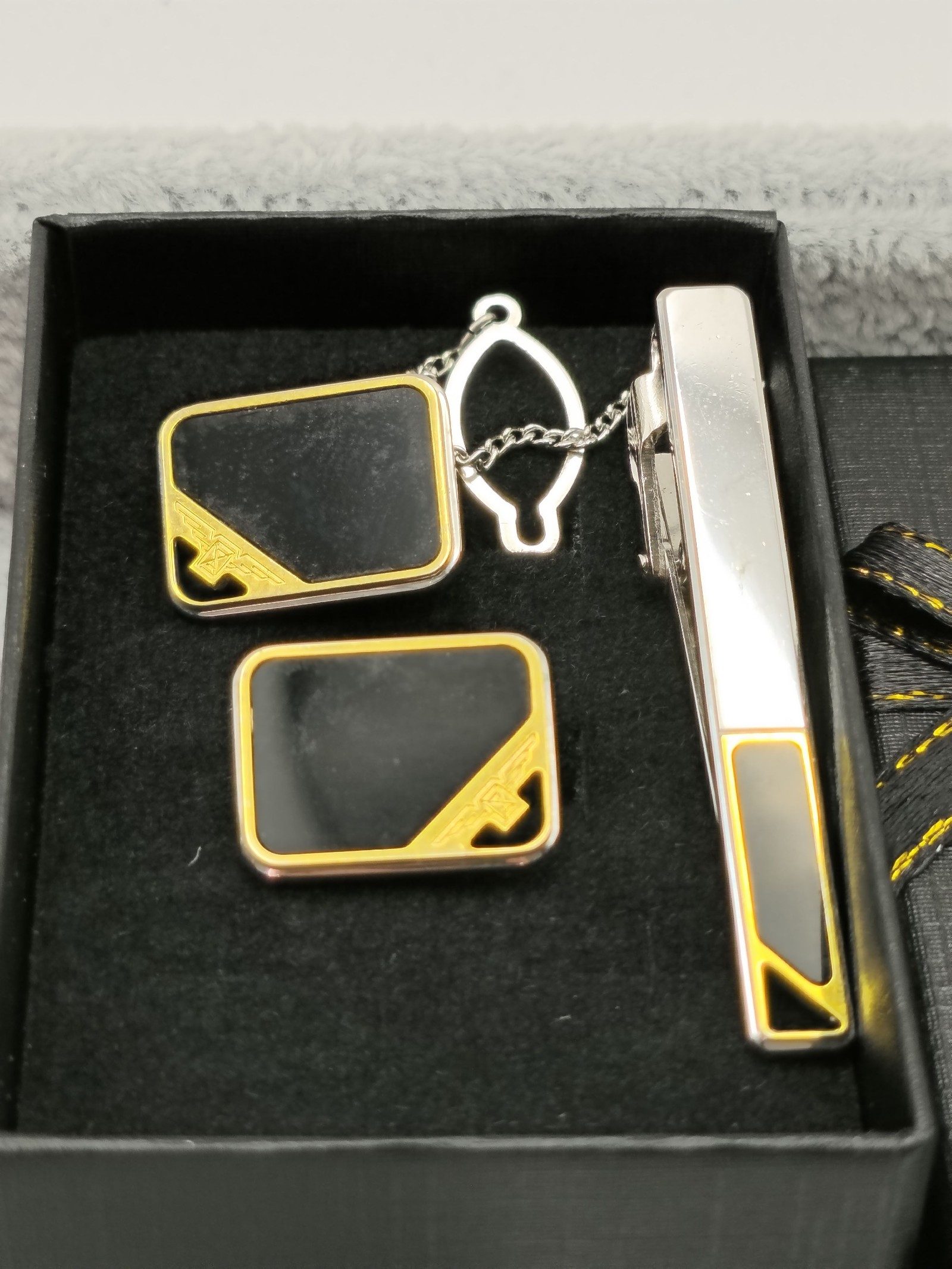 Longines Black & Gold Tie Clip & Cufflinks Set image 2