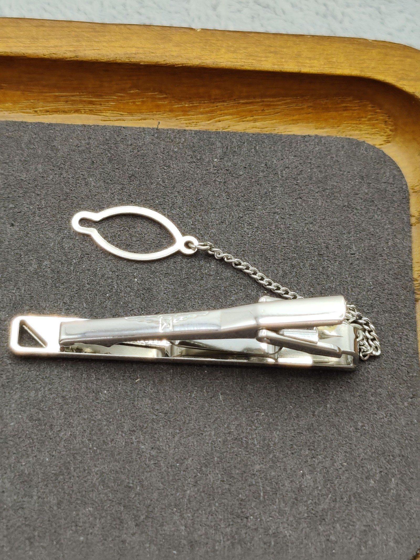 Longines Black & Gold Tie Clip & Cufflinks Set image 3