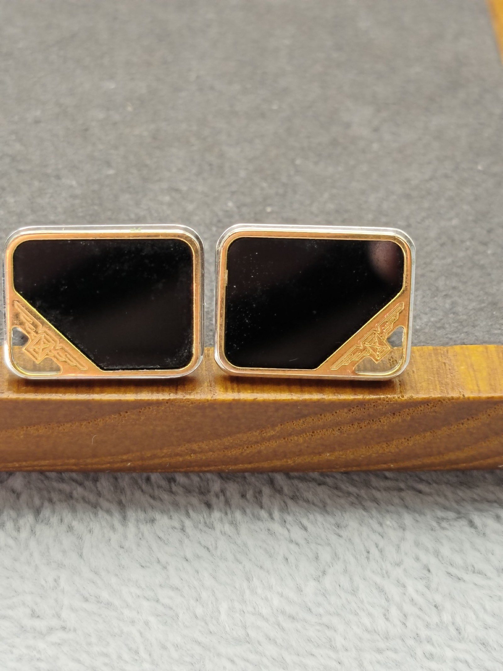 Longines Black & Gold Tie Clip & Cufflinks Set image 8
