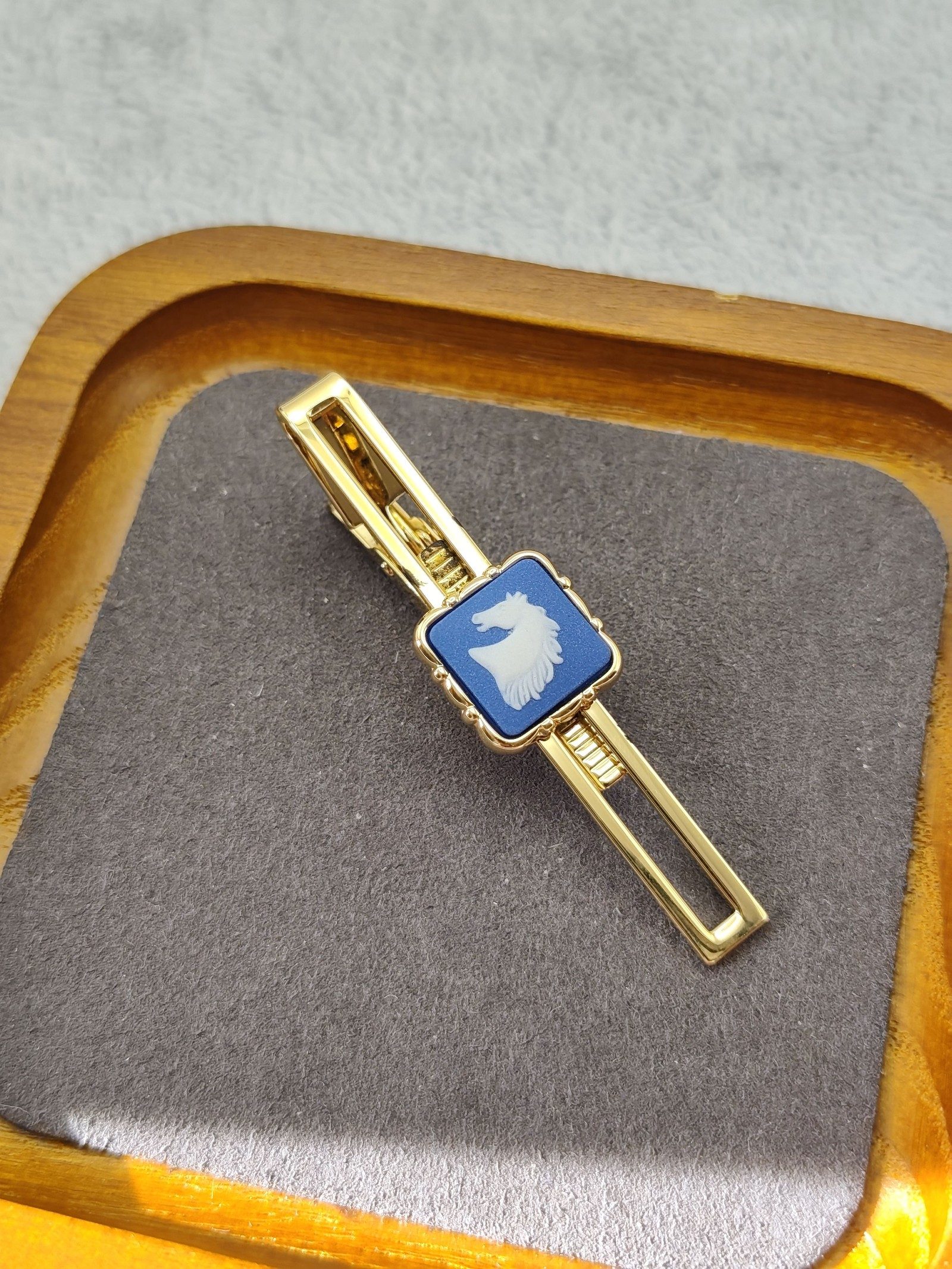 Wedgwood Blue & Gold Tone Horse Head Tie Bar image 5