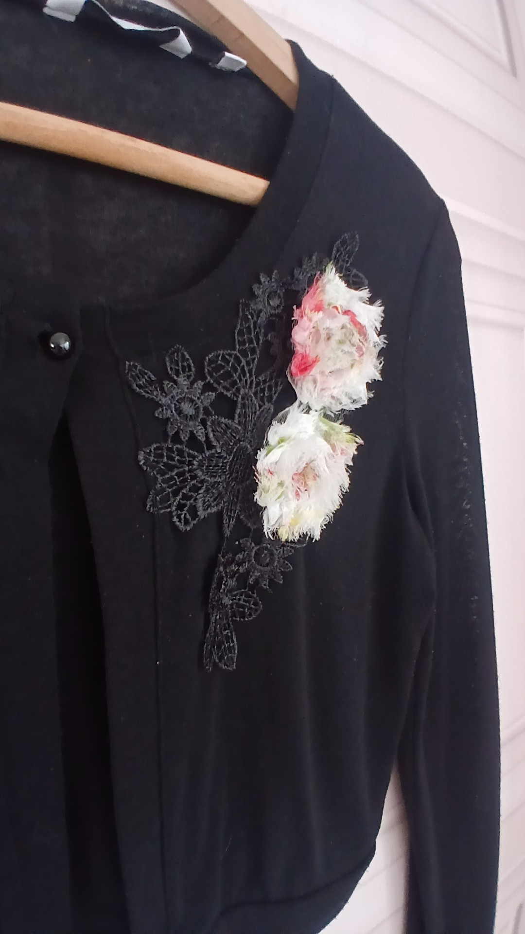 New Look Black Floral Embroidered 3D Crop Cardigan Size 10 image 3