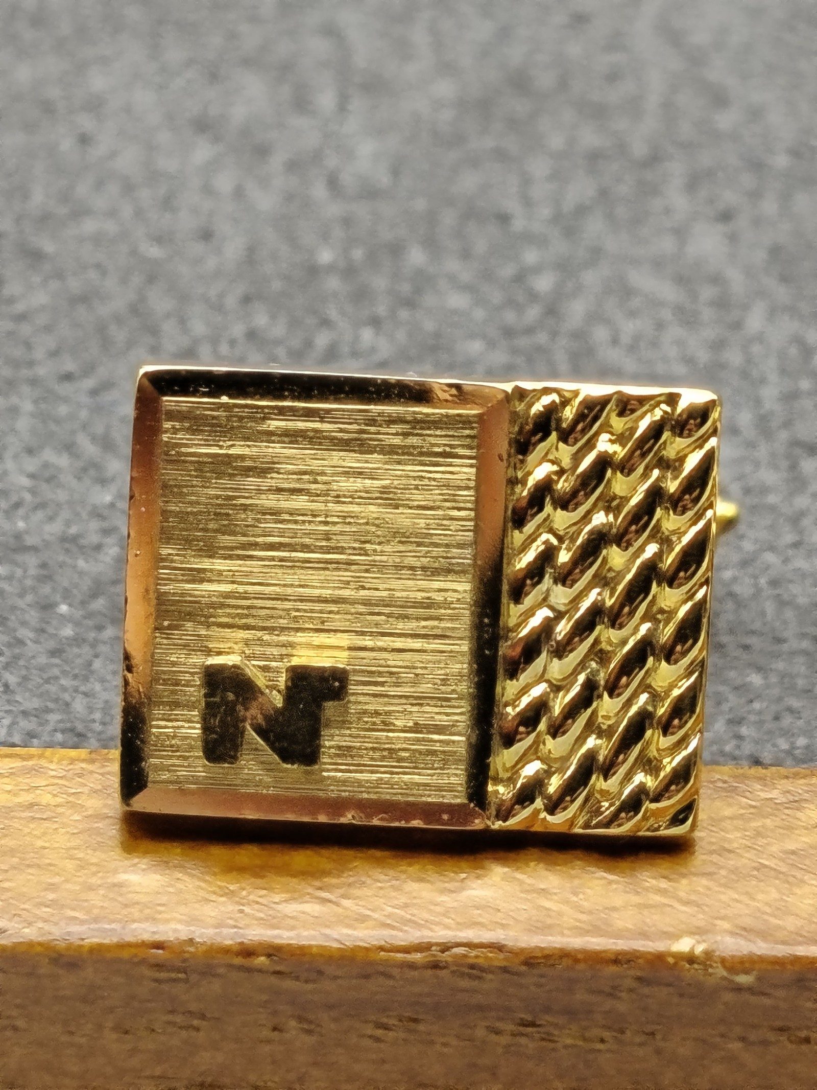 Nina Ricci Gold Tone Cufflinks & Tie Clip Set image 6