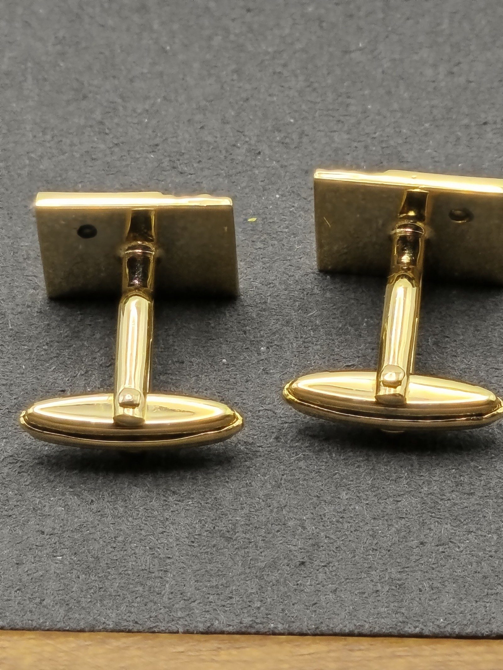 Nina Ricci Gold Tone Cufflinks & Tie Clip Set image 10