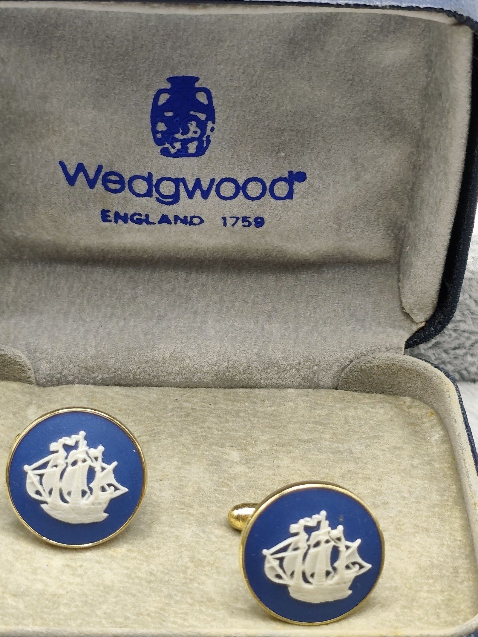 Wedgwood Blue & White Ship Jasperware Cufflinks in Box image 2