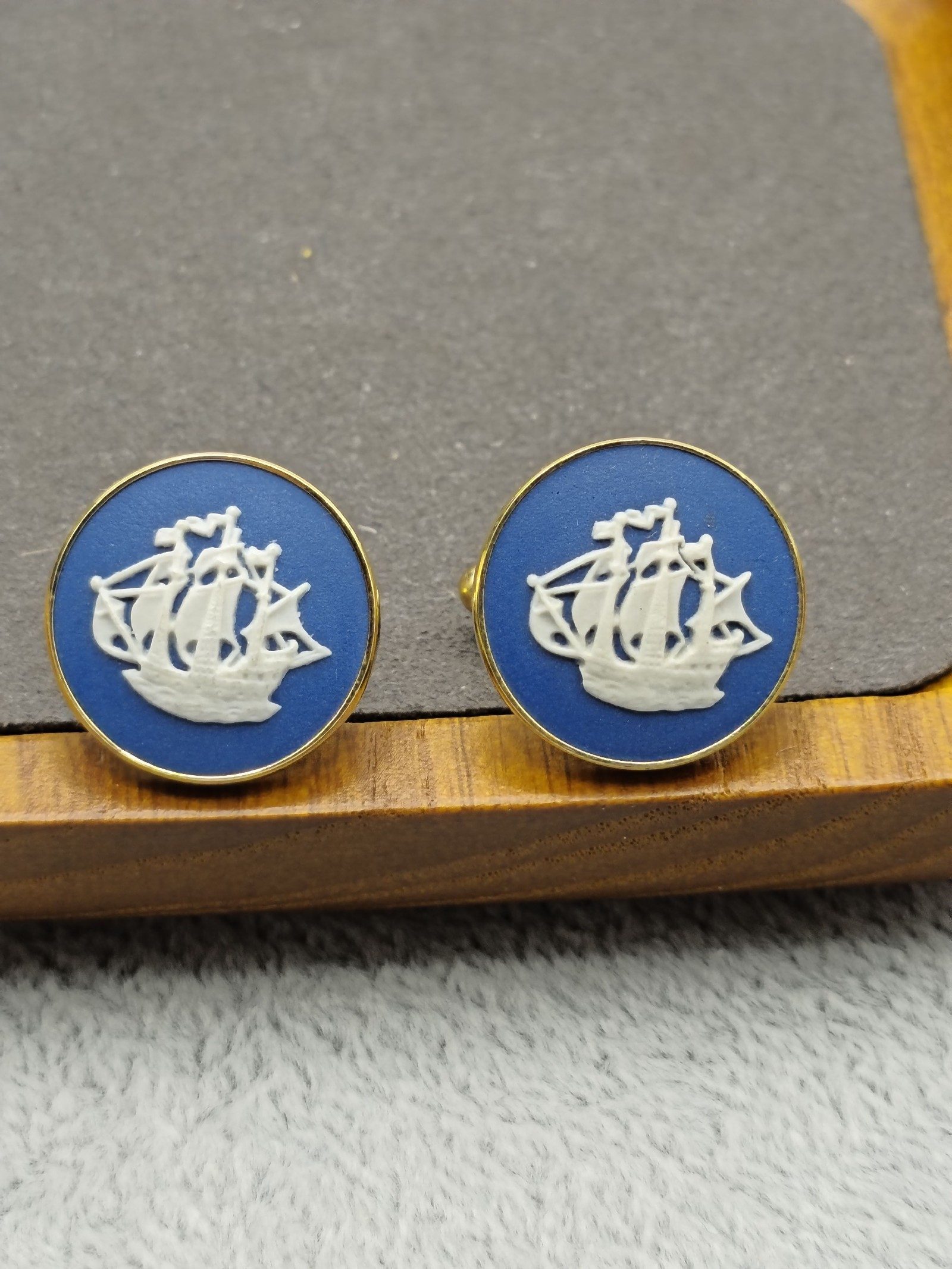 Wedgwood Blue & White Ship Jasperware Cufflinks in Box image 4