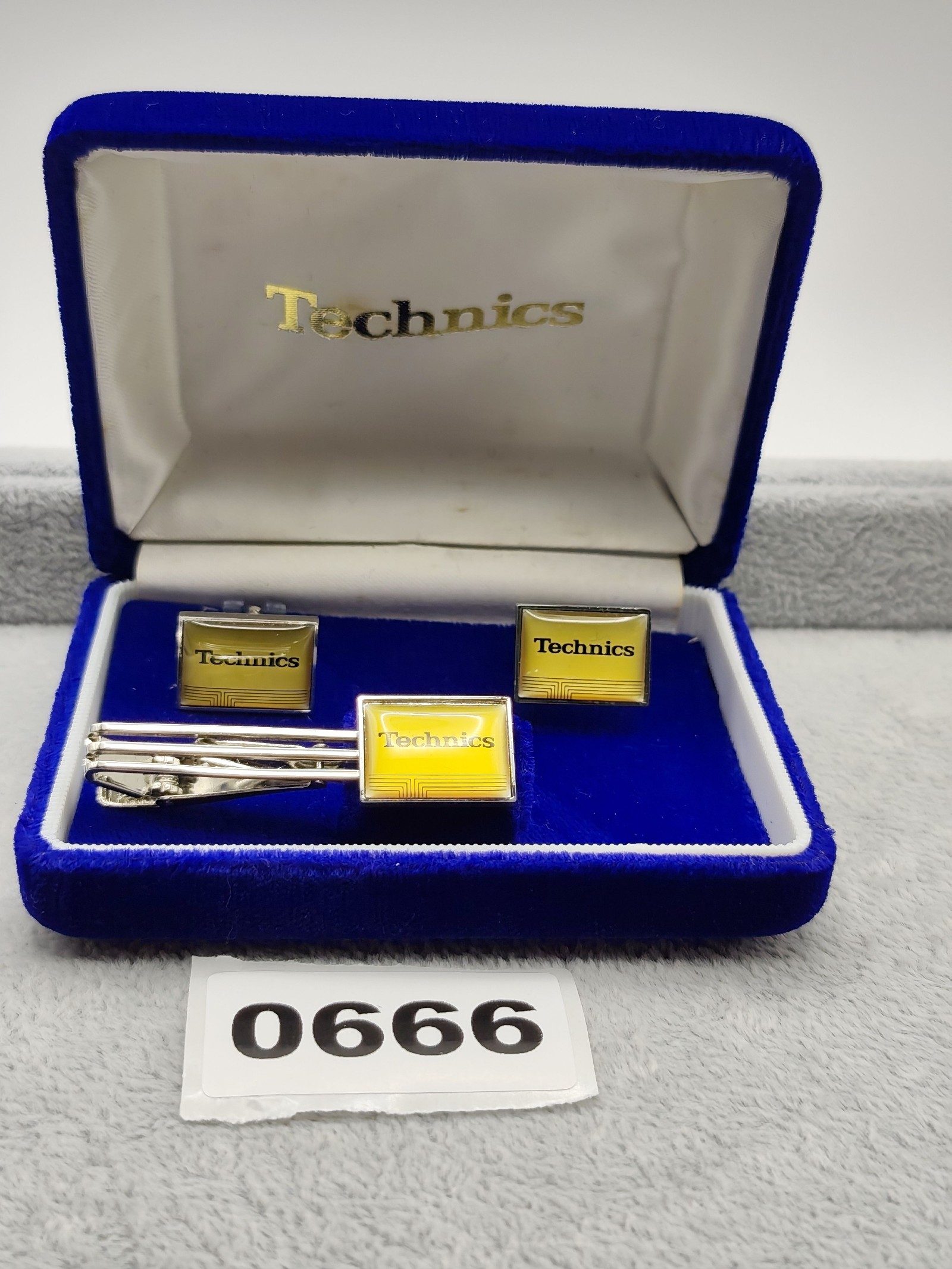 Technics Yellow & Silver Tie Clip & Cufflinks Set