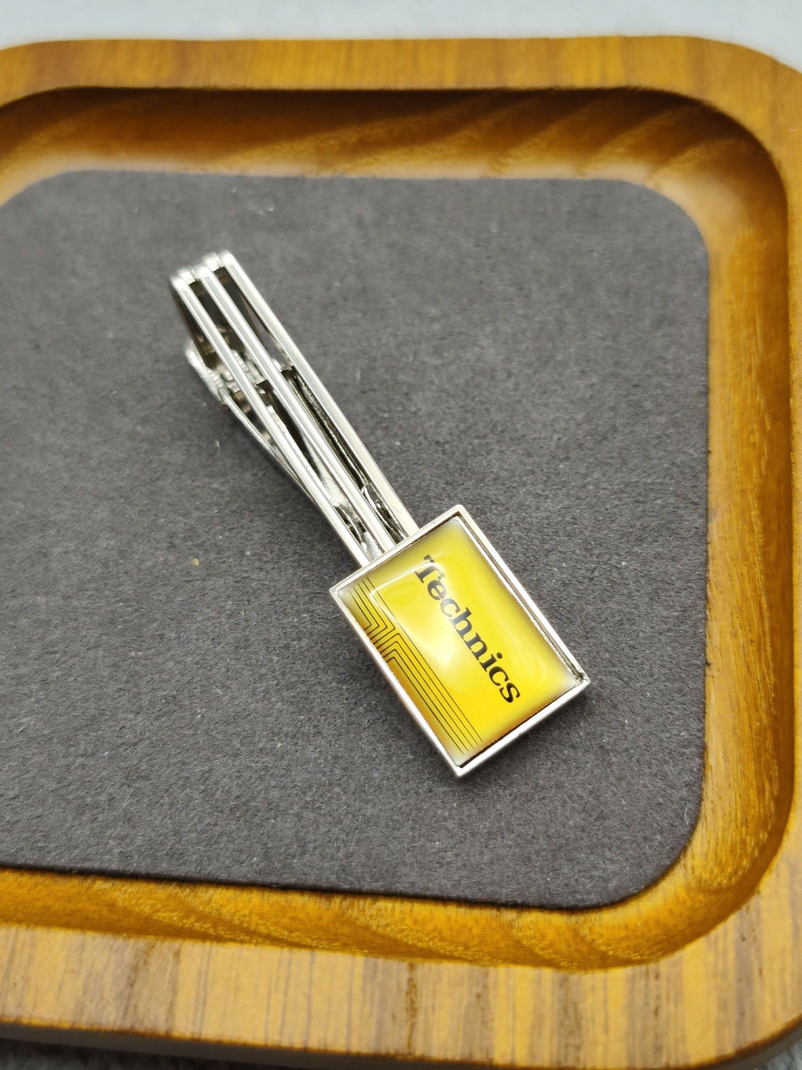 Technics Yellow & Silver Tie Clip & Cufflinks Set image 4
