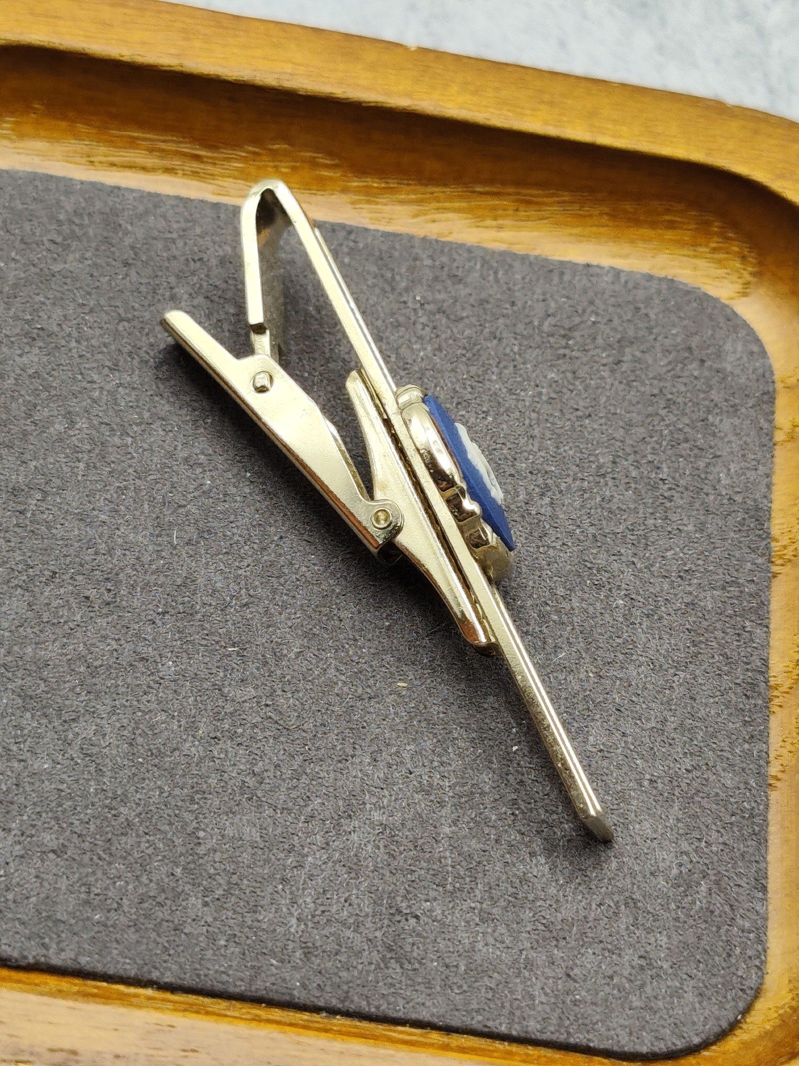 Wedgwood Blue & Gold Anchor Tie Clip in Case image 8
