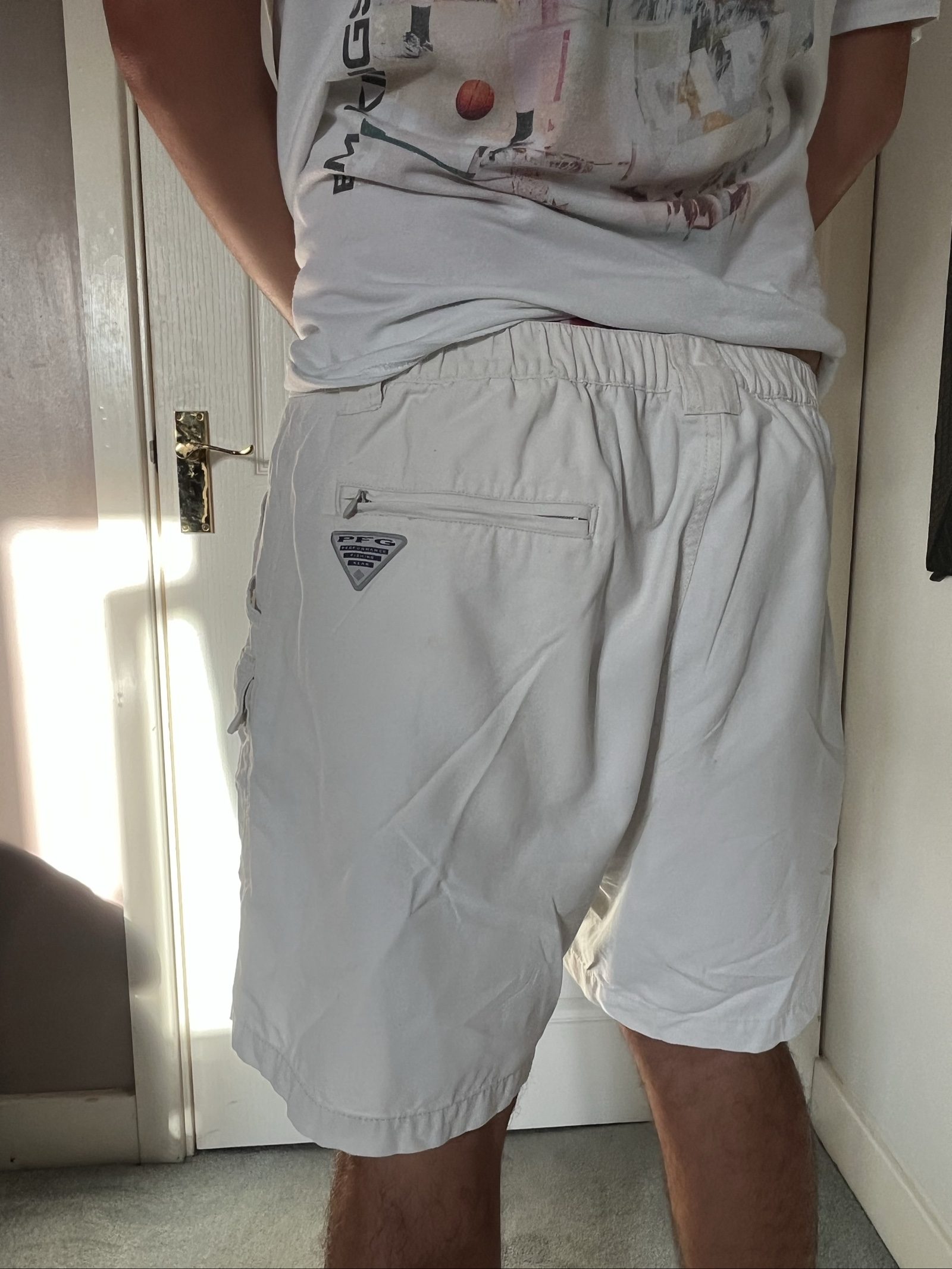 Columbia Men's White PFG Cargo Shorts Medium