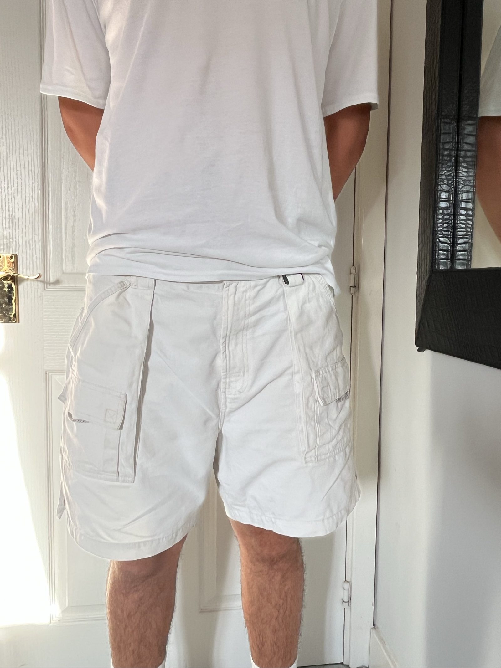 Columbia Men's White PFG Cargo Shorts Medium image 2