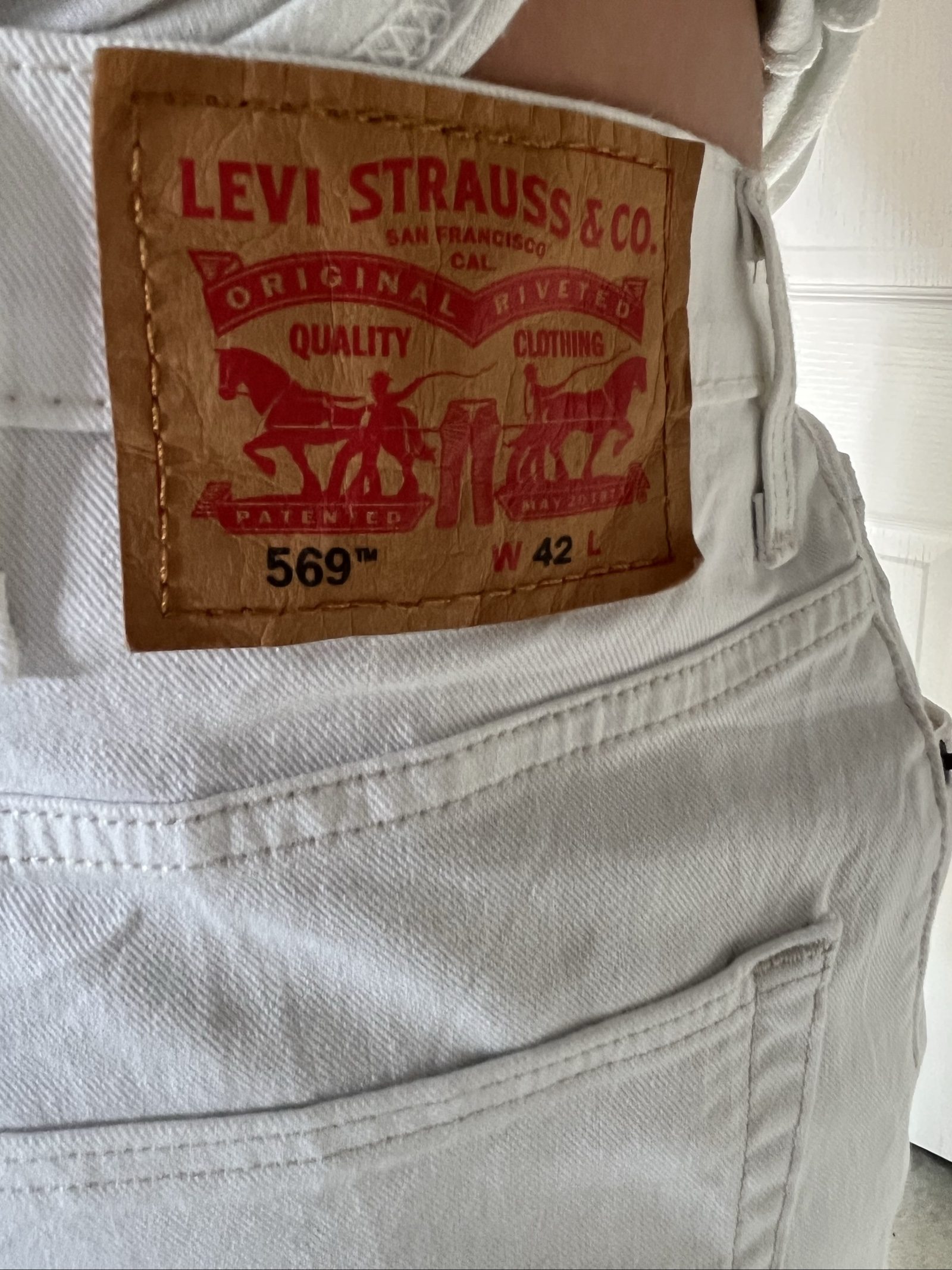 Levi's White 569 Men's Denim Shorts W42 image 5