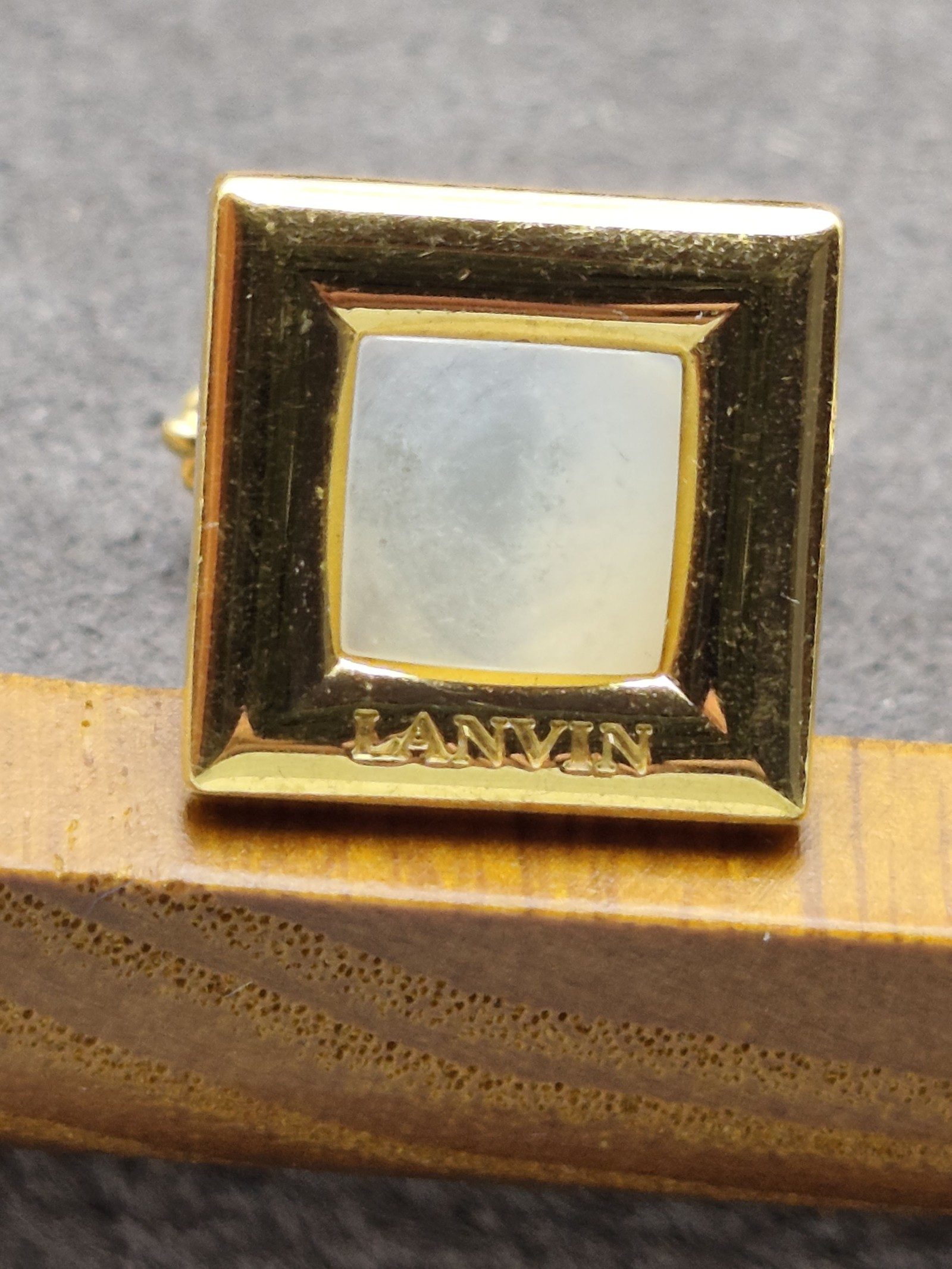 Lanvin Gold & White Square Statement cufflinks image 5