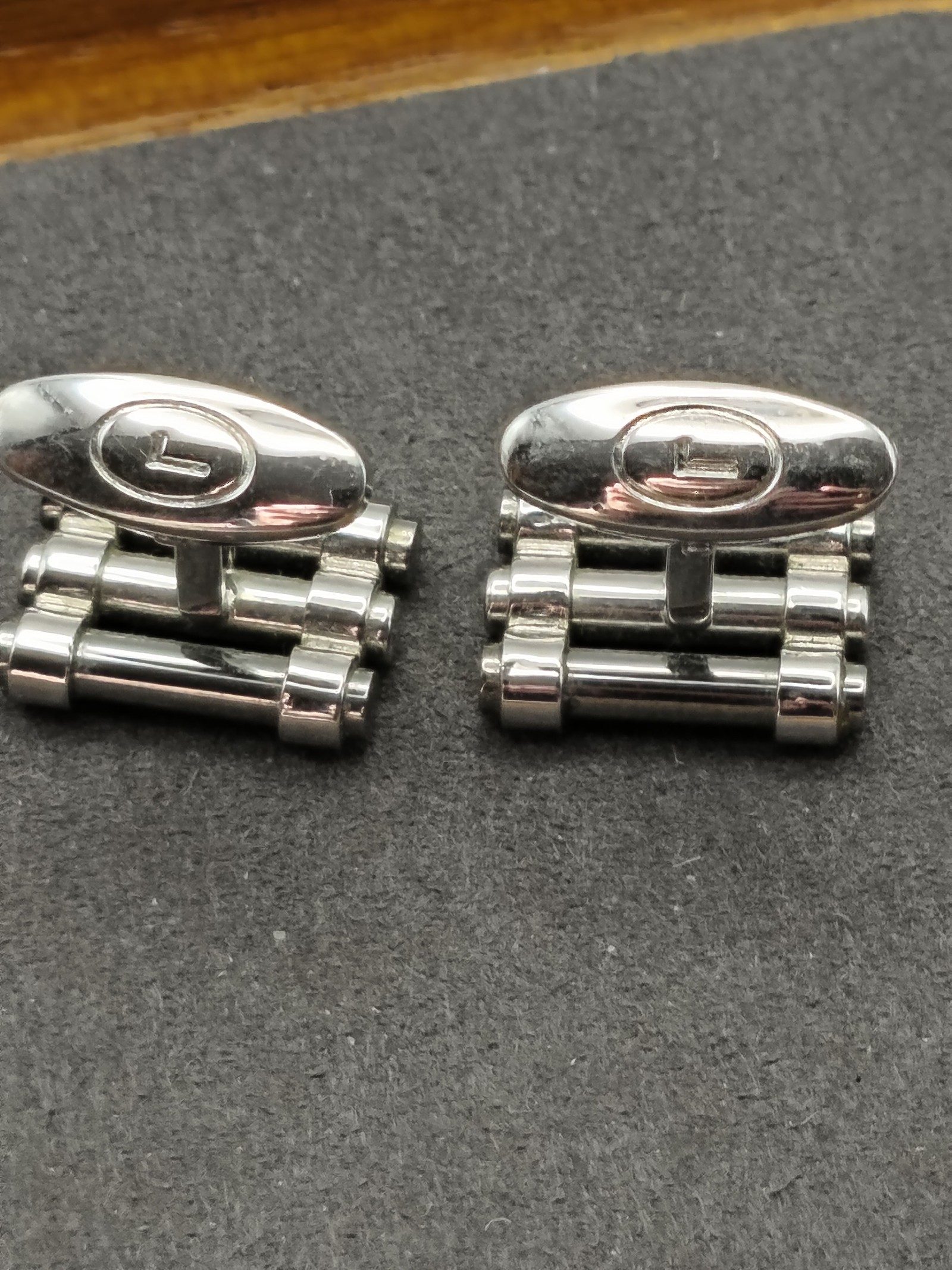 Lancel Silver Tone Men's Cufflinks in Gift Box image 6