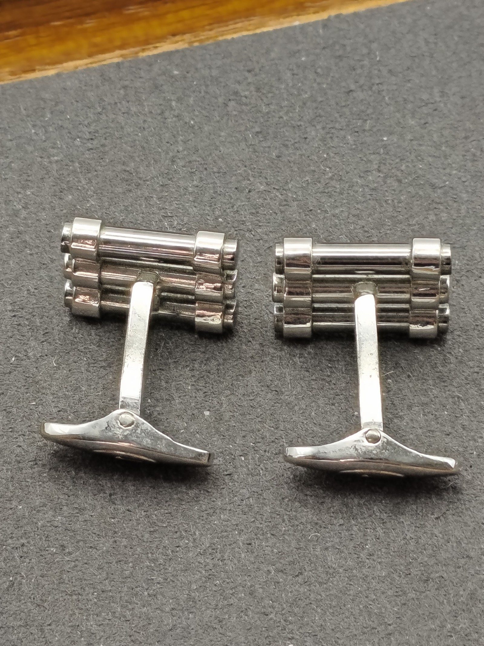 Lancel Silver Tone Men's Cufflinks in Gift Box image 9