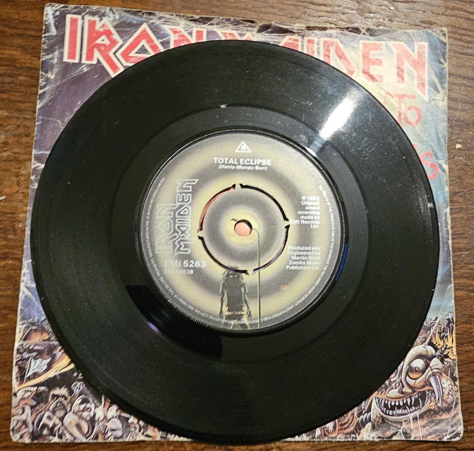 Iron Maiden Run to the Hills EMI 5263 7" Vinyl Single Total Eclipse image 2