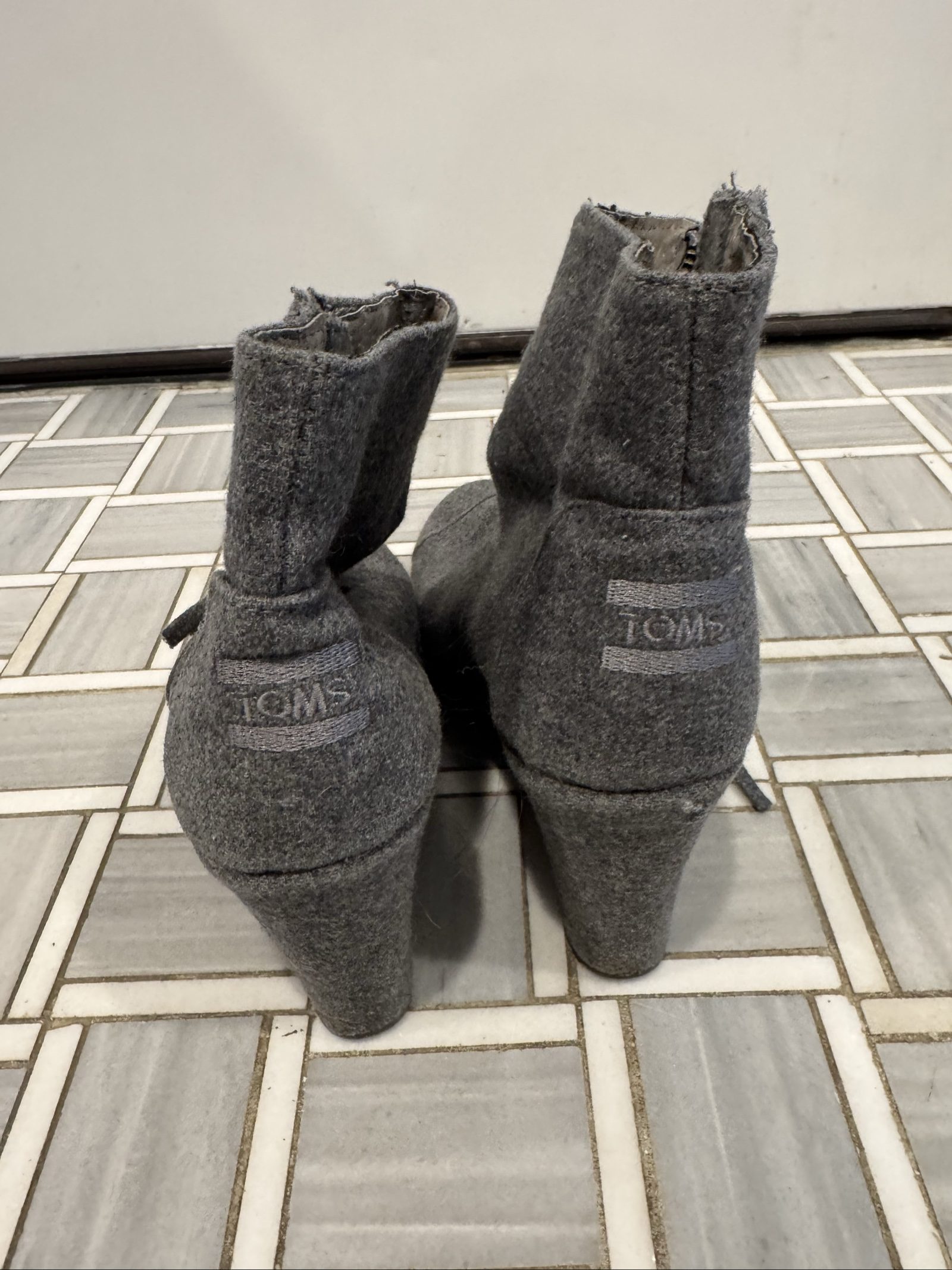 TOMS Grey Felt Wedge Ankle Boots US W 7.5 image 2