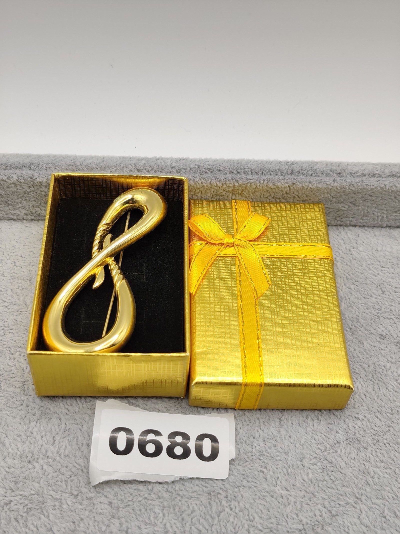 Gold Tone Infinity Scroll Brooch Pin 7.5cm