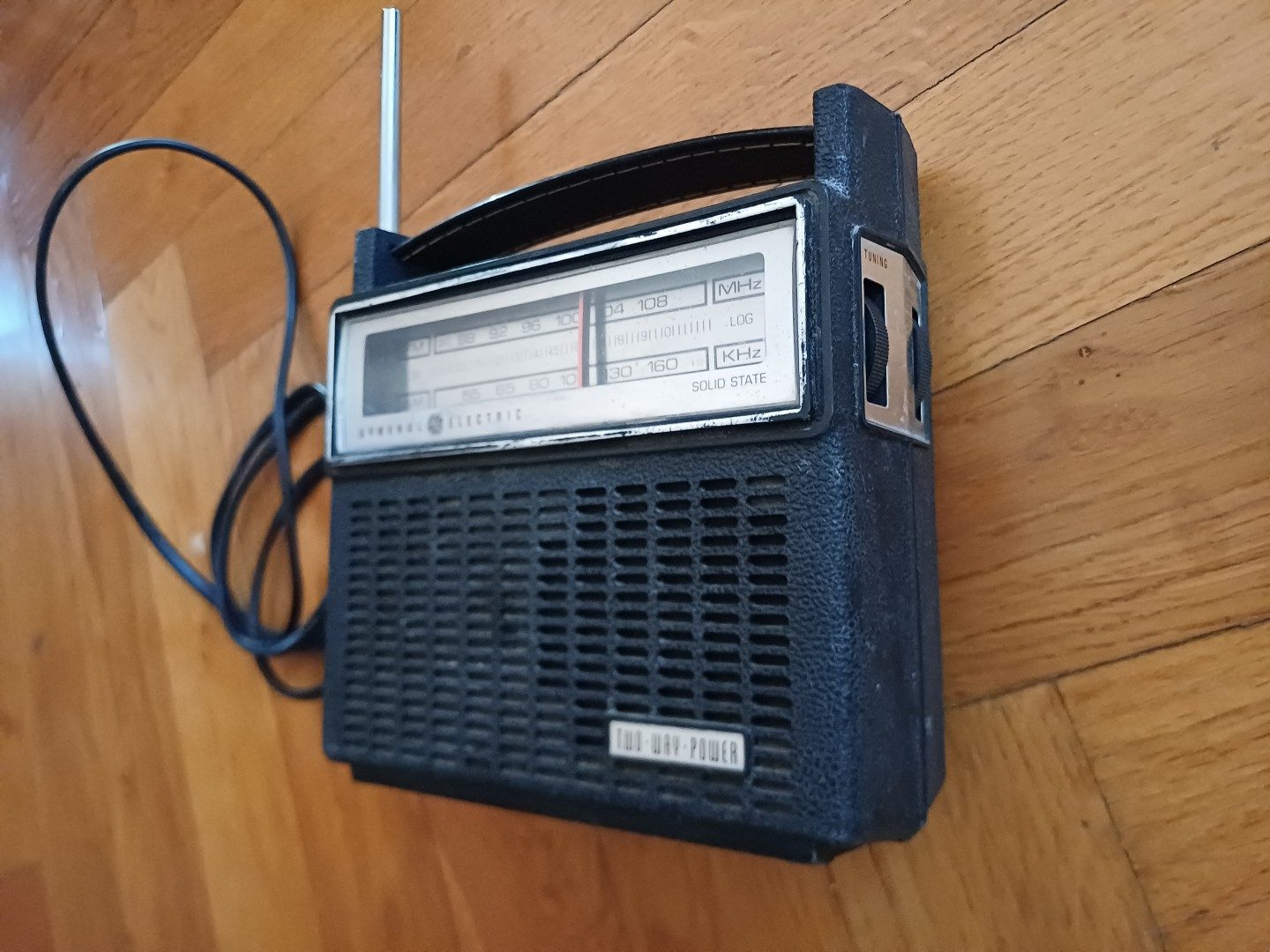 Radio General Electric Black Vintage AM FM image 2