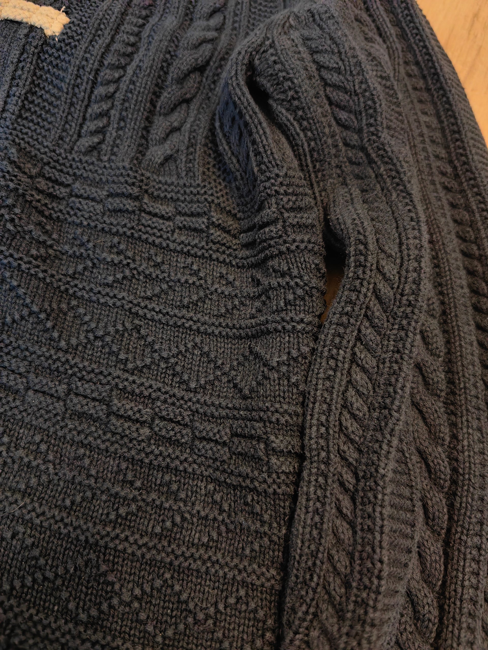 Stilīga un ērta H&M adīta jaciņa ar dekoratīvu aizdari image 5