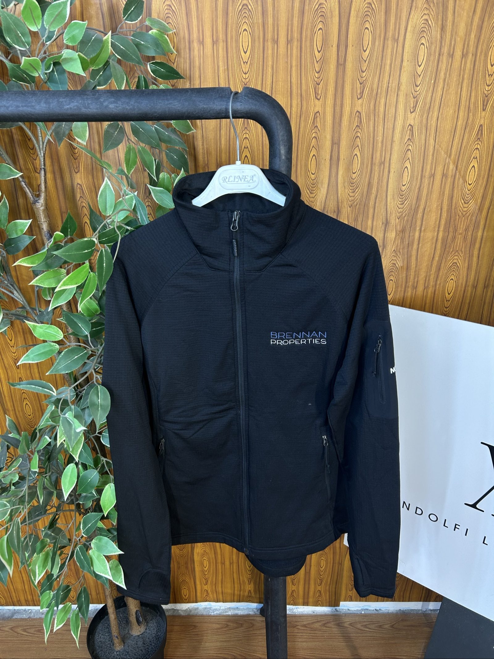 The North Face Black Full-Zip Jacket Medium with Brennan Properties Logo