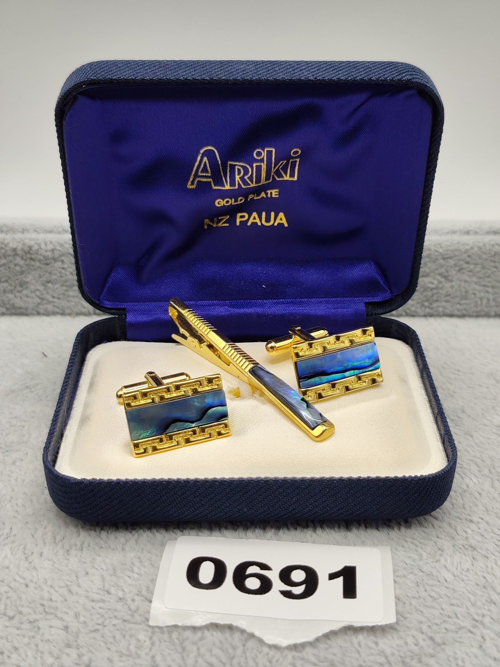 Ariki Gold Plate NZ Paua Tie Clip & Cufflinks Set