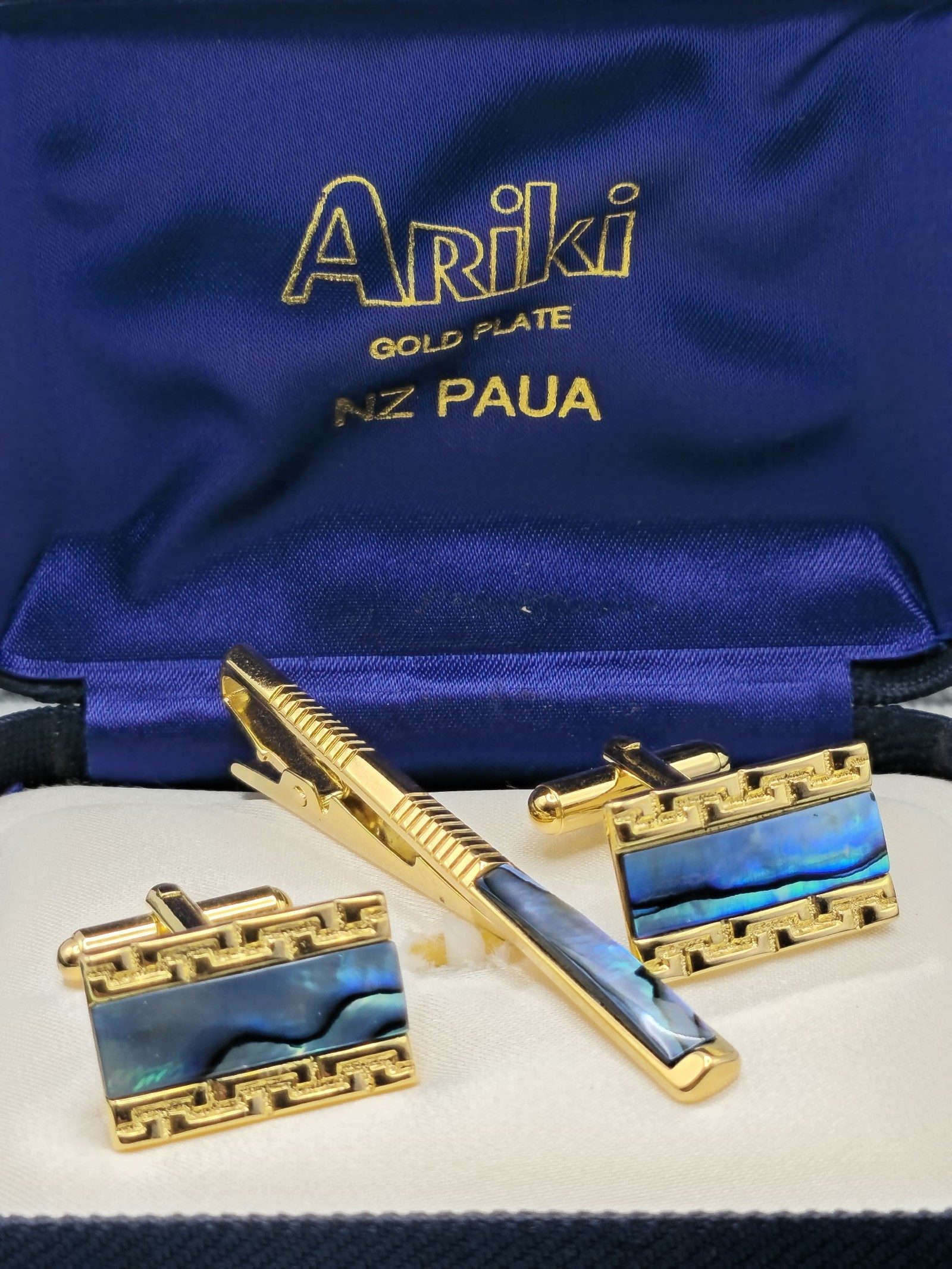 Ariki Gold Plate NZ Paua Tie Clip & Cufflinks Set image 2