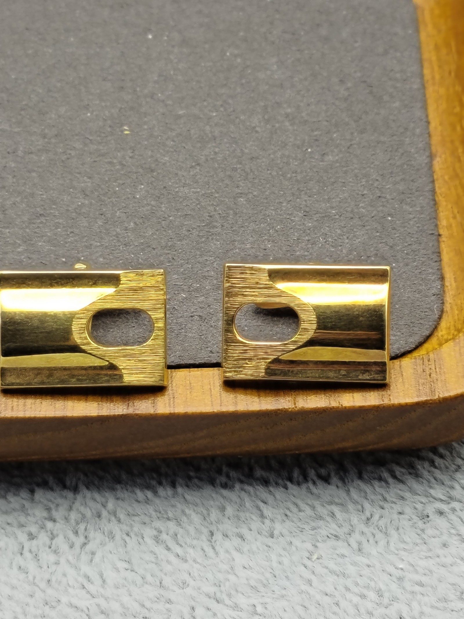 Lanvin Gold Tone Rectangular Cufflinks with Cutout Pattern image 5