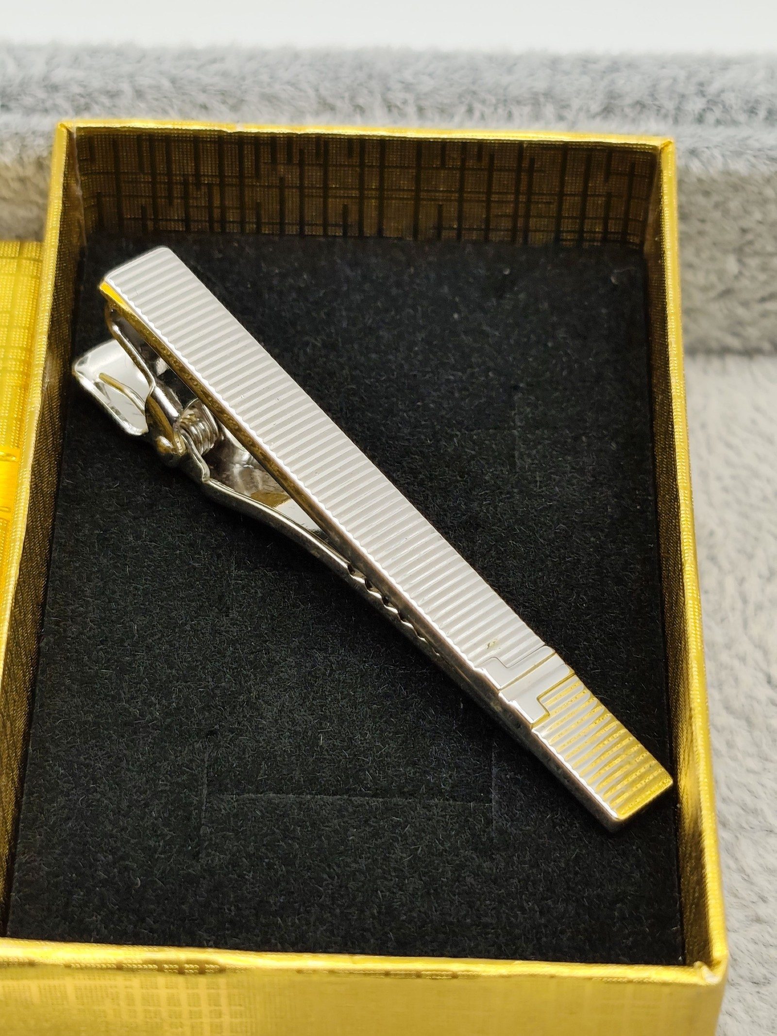 Lanvin Silver Tone Men's Ribbed Pattern Tie Clip image 2