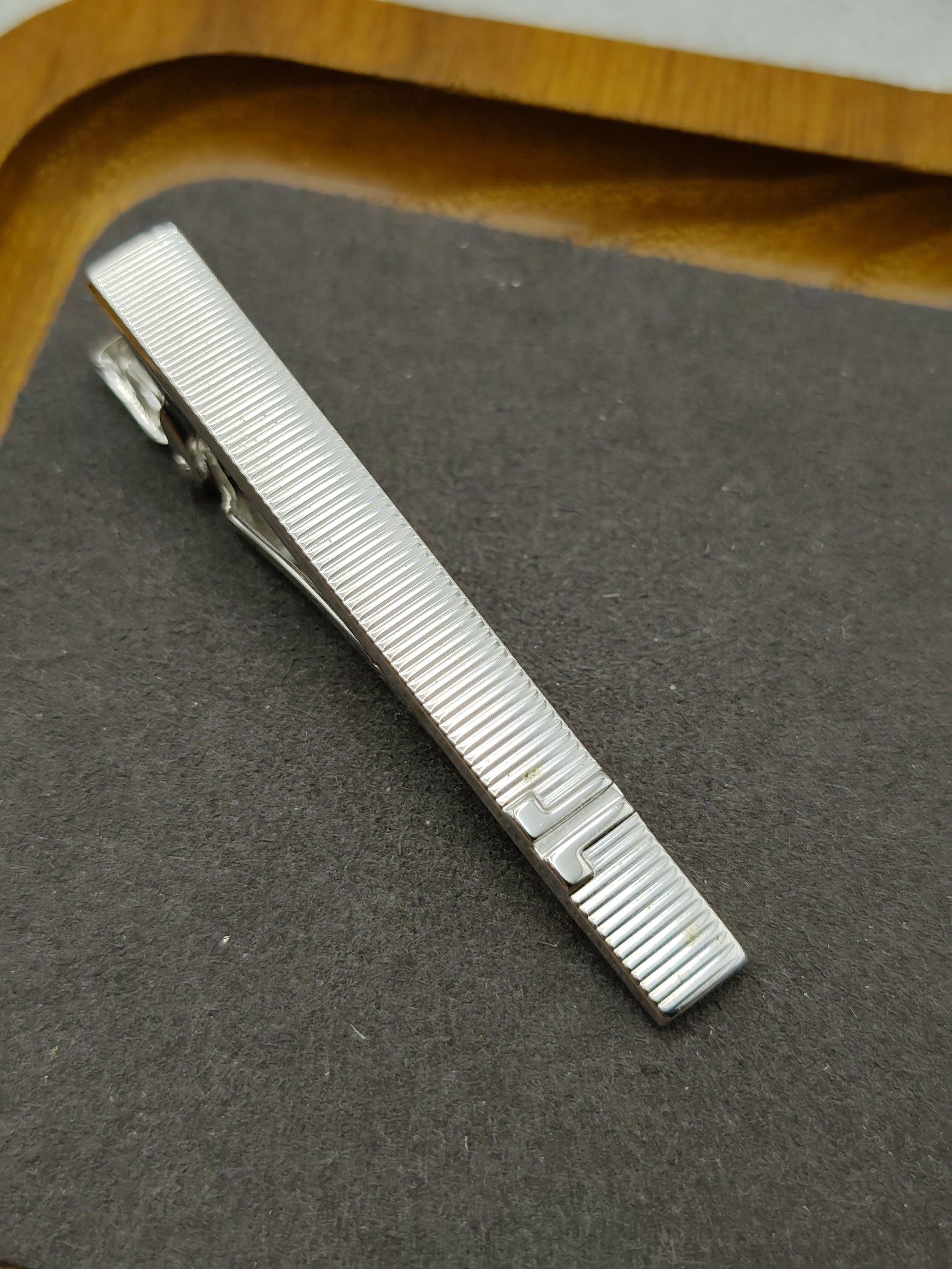 Lanvin Silver Tone Men's Ribbed Pattern Tie Clip image 4