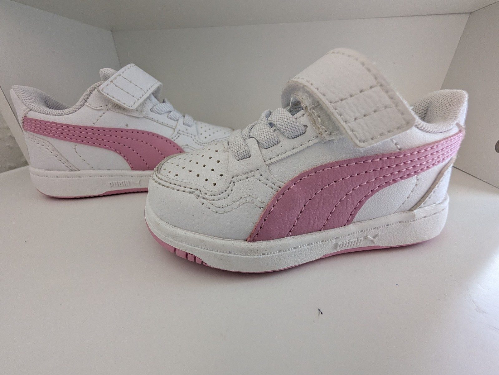 Puma White & Pink Sneakers