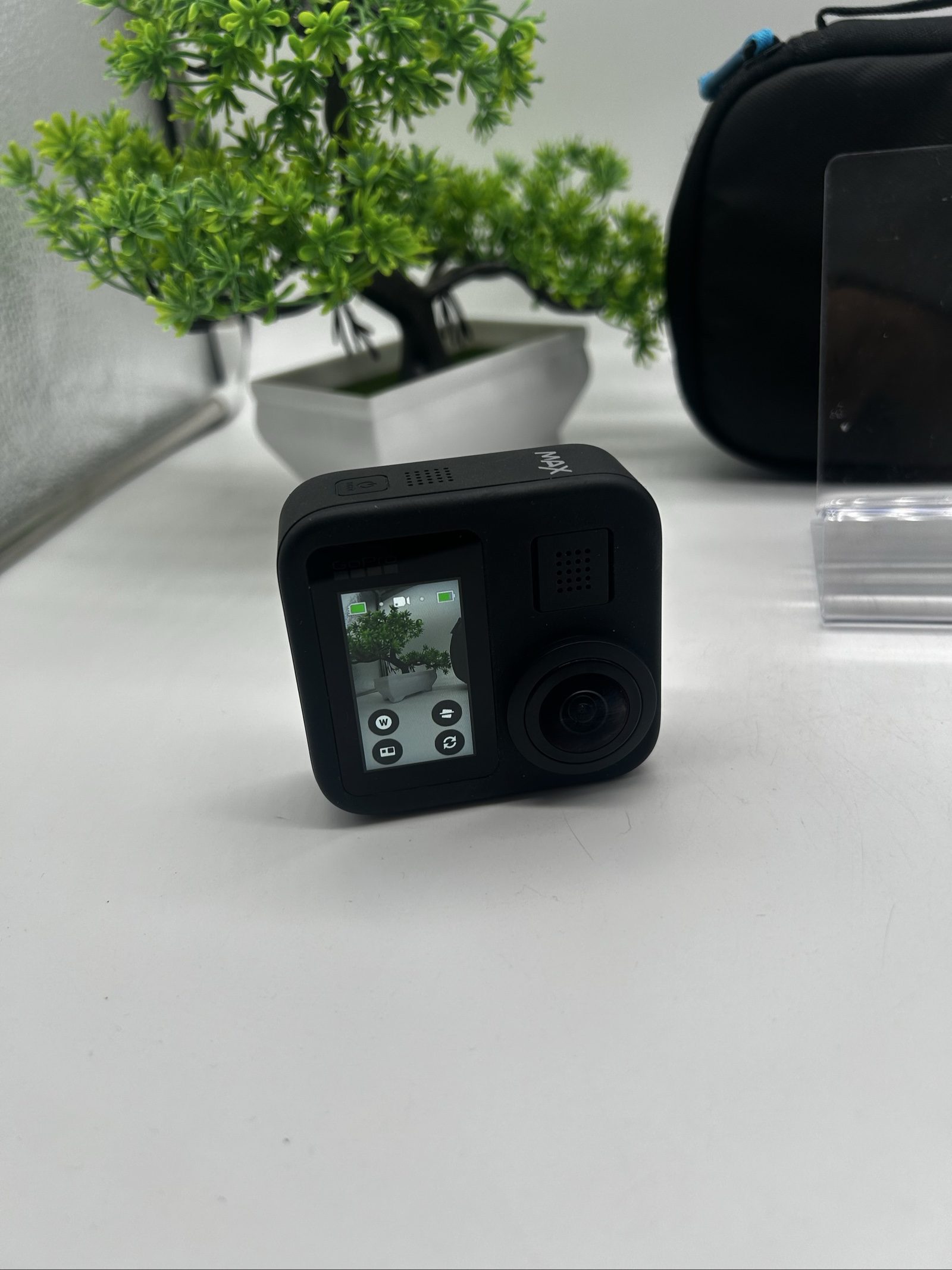 GoPro MAX 360 5.6K – Action Cam 360° + Accessori – Eccellenti Condizioni image 9