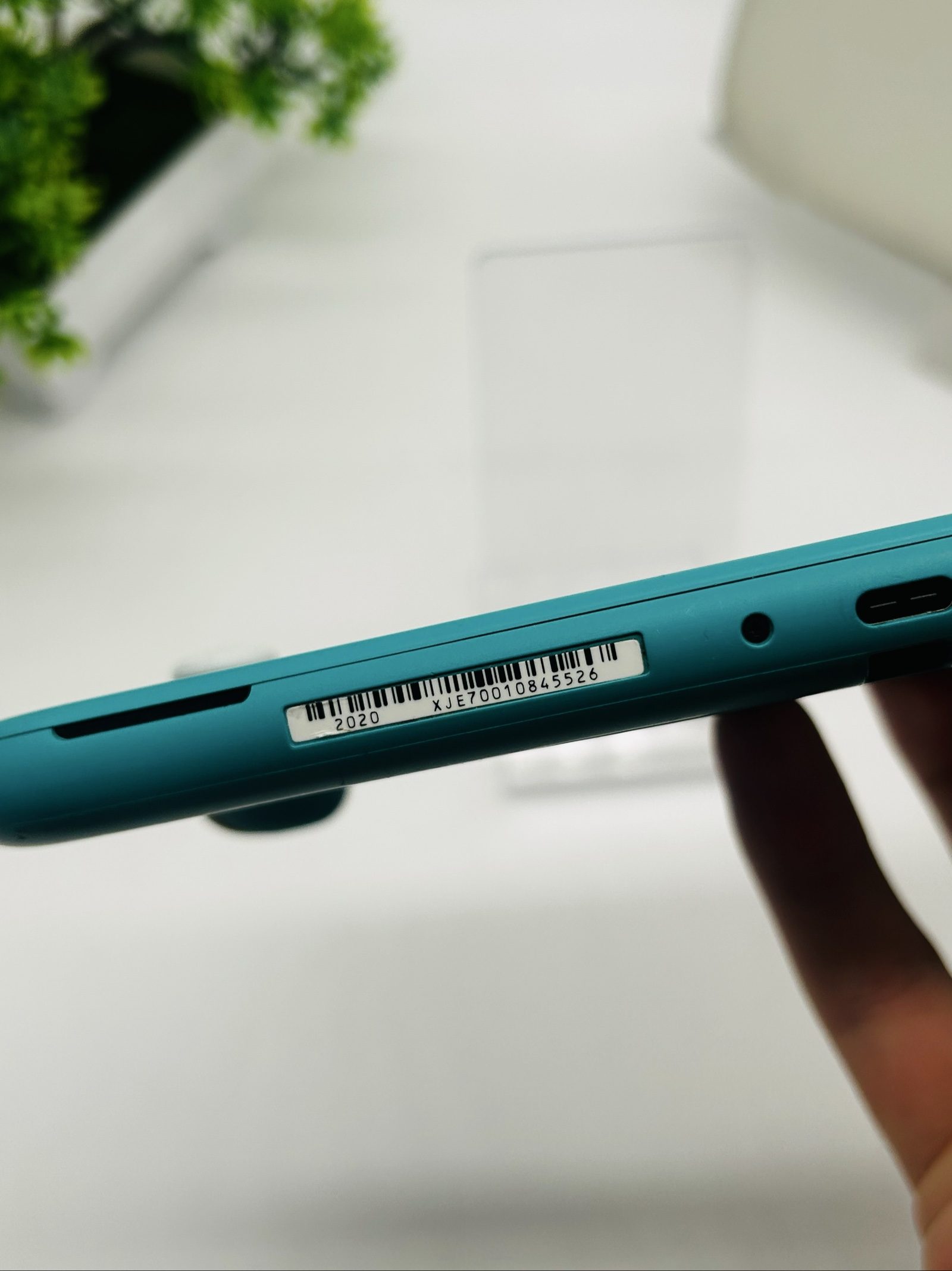 Nintendo Switch Lite Turchese + Custodia + Cavo USB – Ottime Condizioni image 9