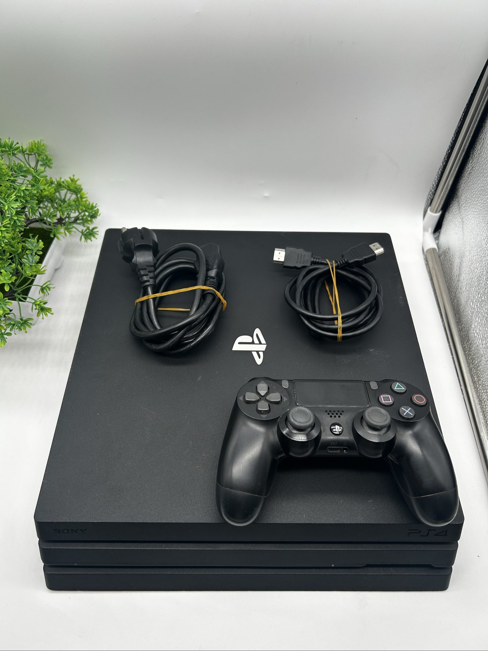 PS4 Pro 1TB 4K Firmware 12.00 + Controller Originale – Lettore Difettoso