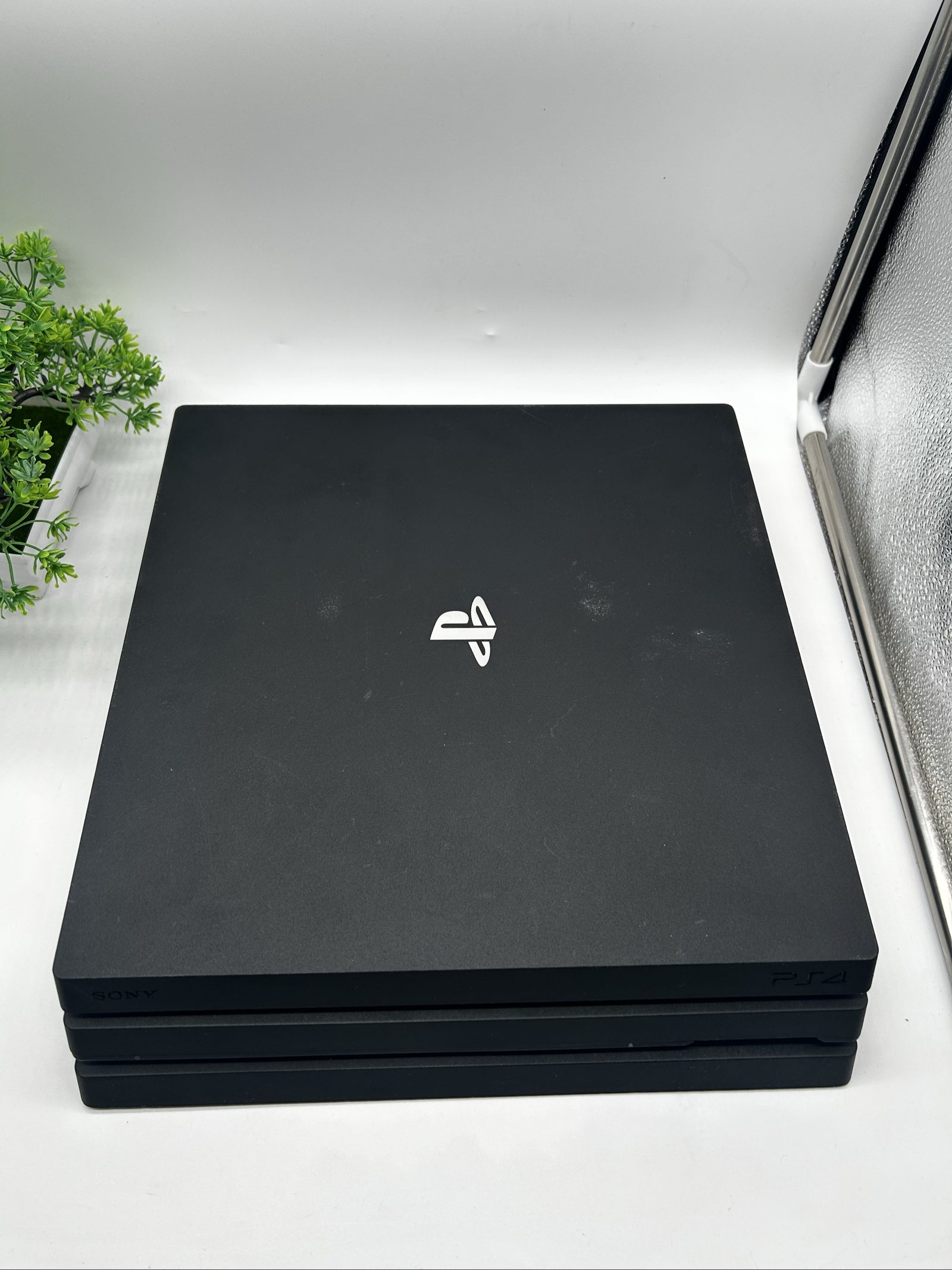 PS4 Pro 1TB 4K Firmware 12.00 + Controller Originale – Lettore Difettoso image 2