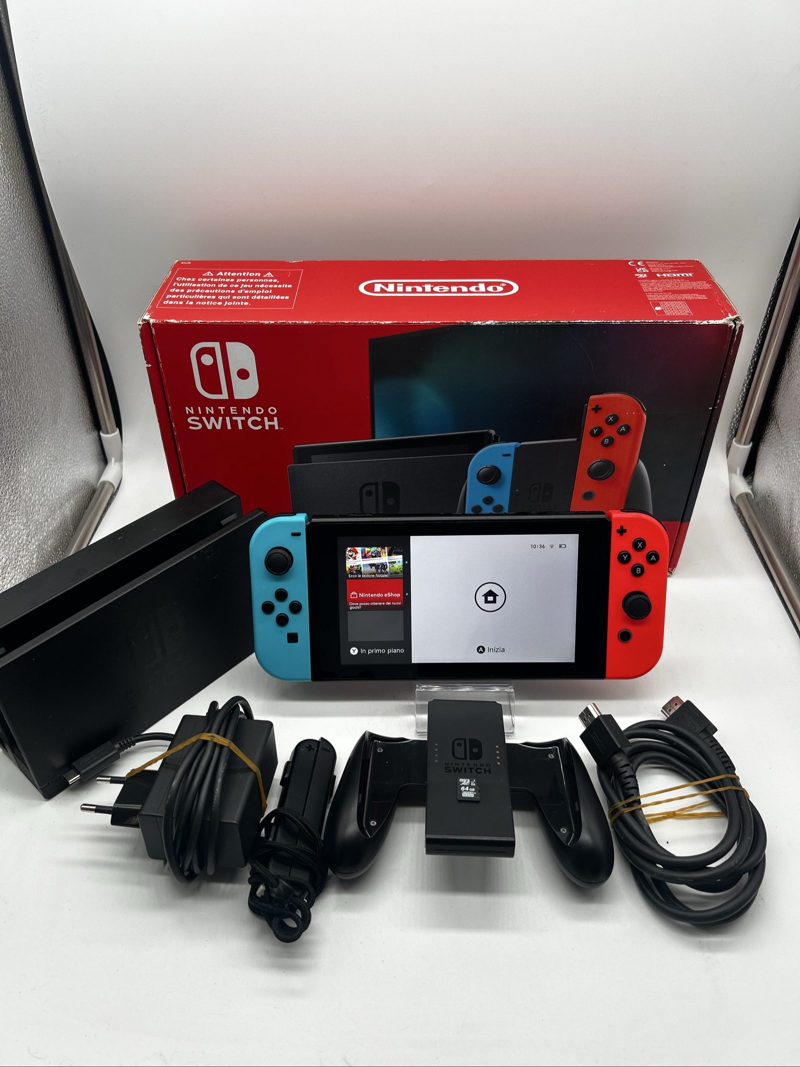 Nintendo Switch V2 Blu/Rossa + Scatola +SD 64GB – Accessori Originali-Eccellente