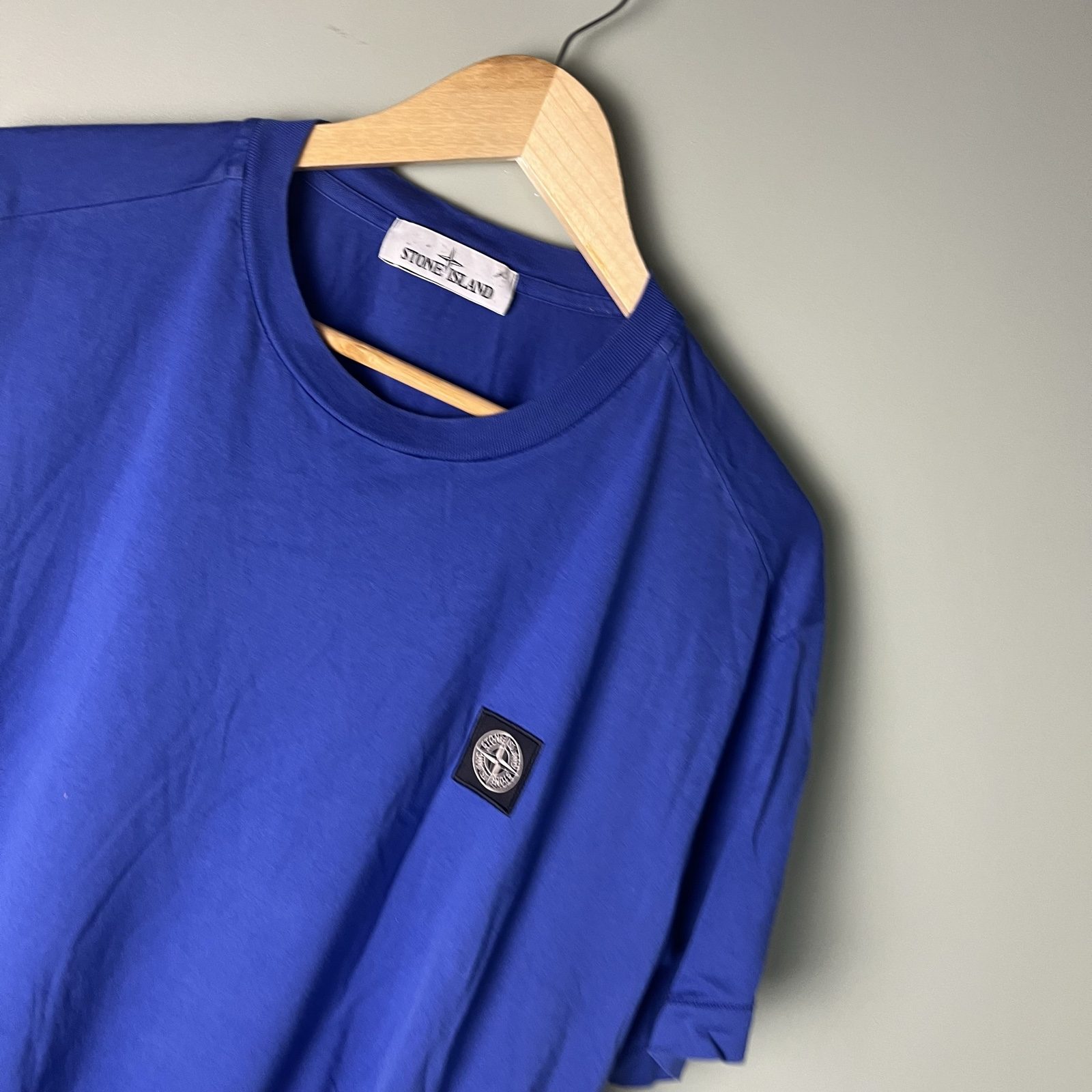 Stone Island Men's Blue Logo Patch T-Shirt image 2