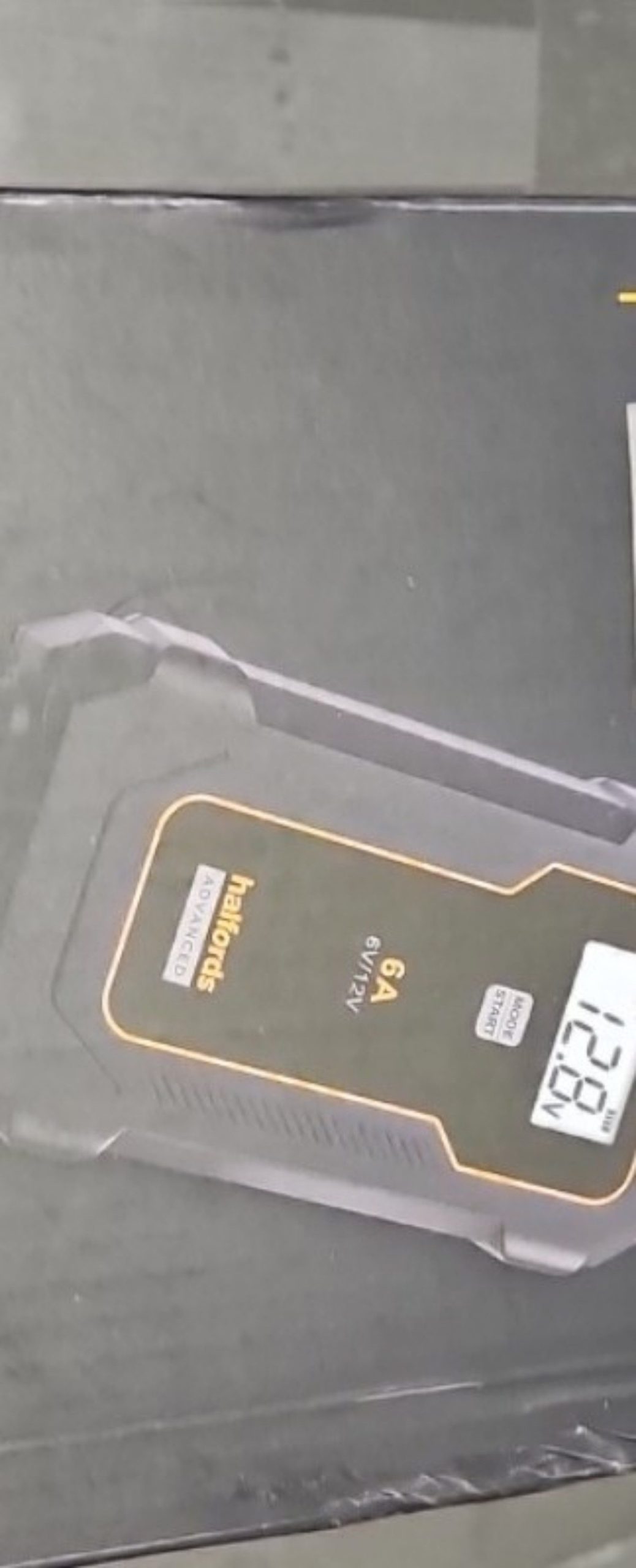 Halfords Black & Grey 6A Smart Battery Charger