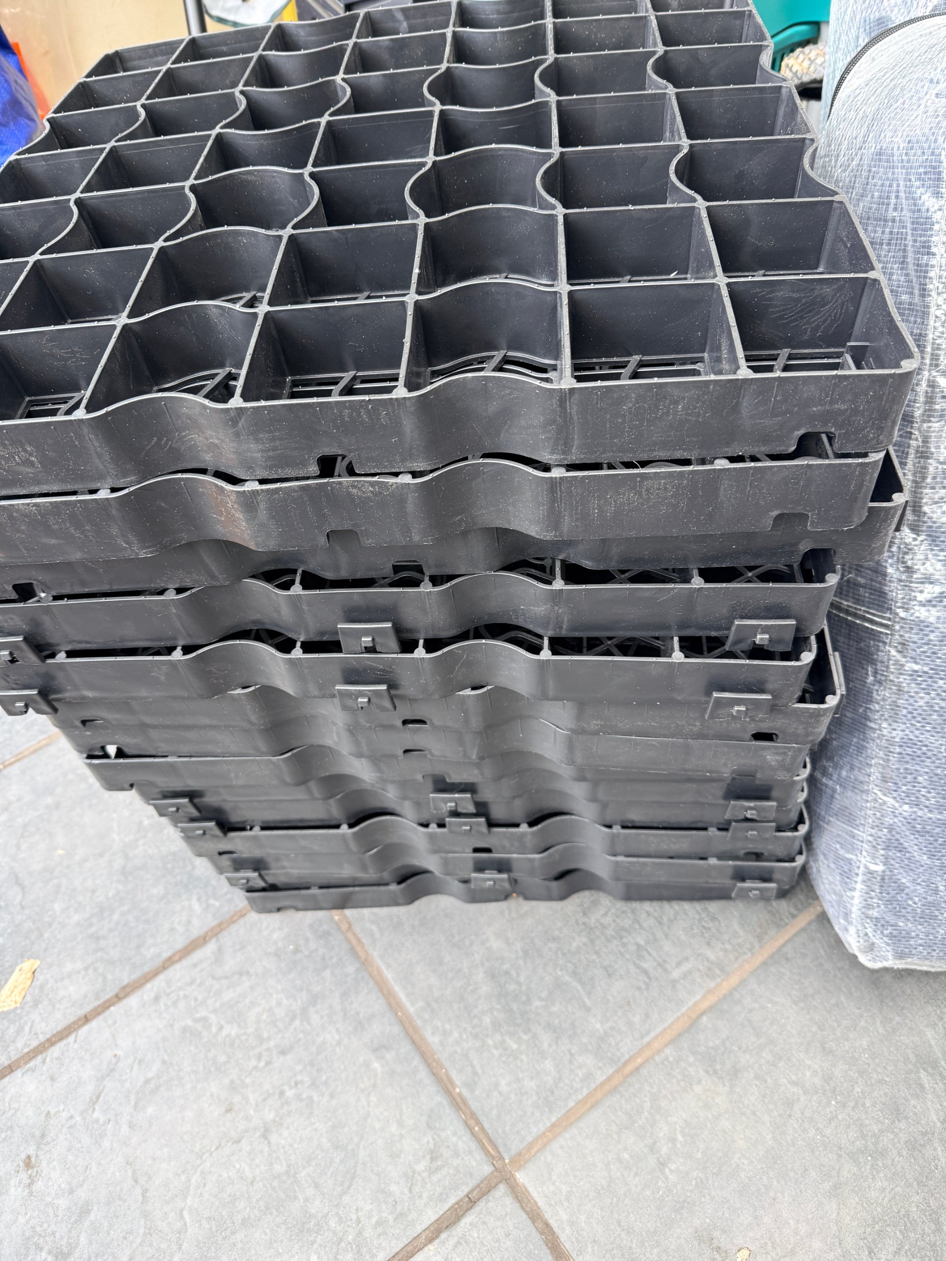 13x Interlocking Gravel Grids Plastic Ground Reinforcement Driveway Shed Base