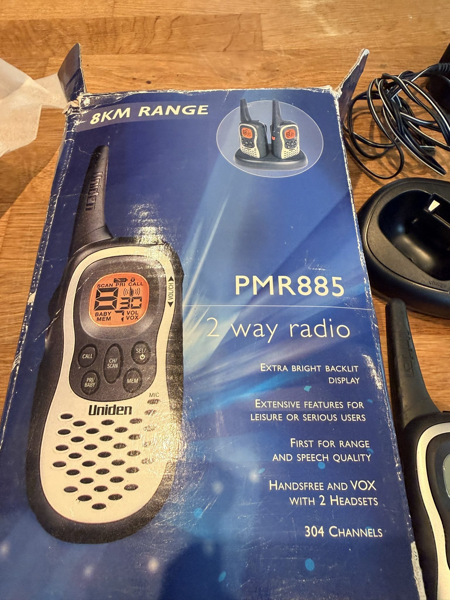 Uniden PMR885 2 Way Radio Set with Charger & Manuals - spares or repair image 2