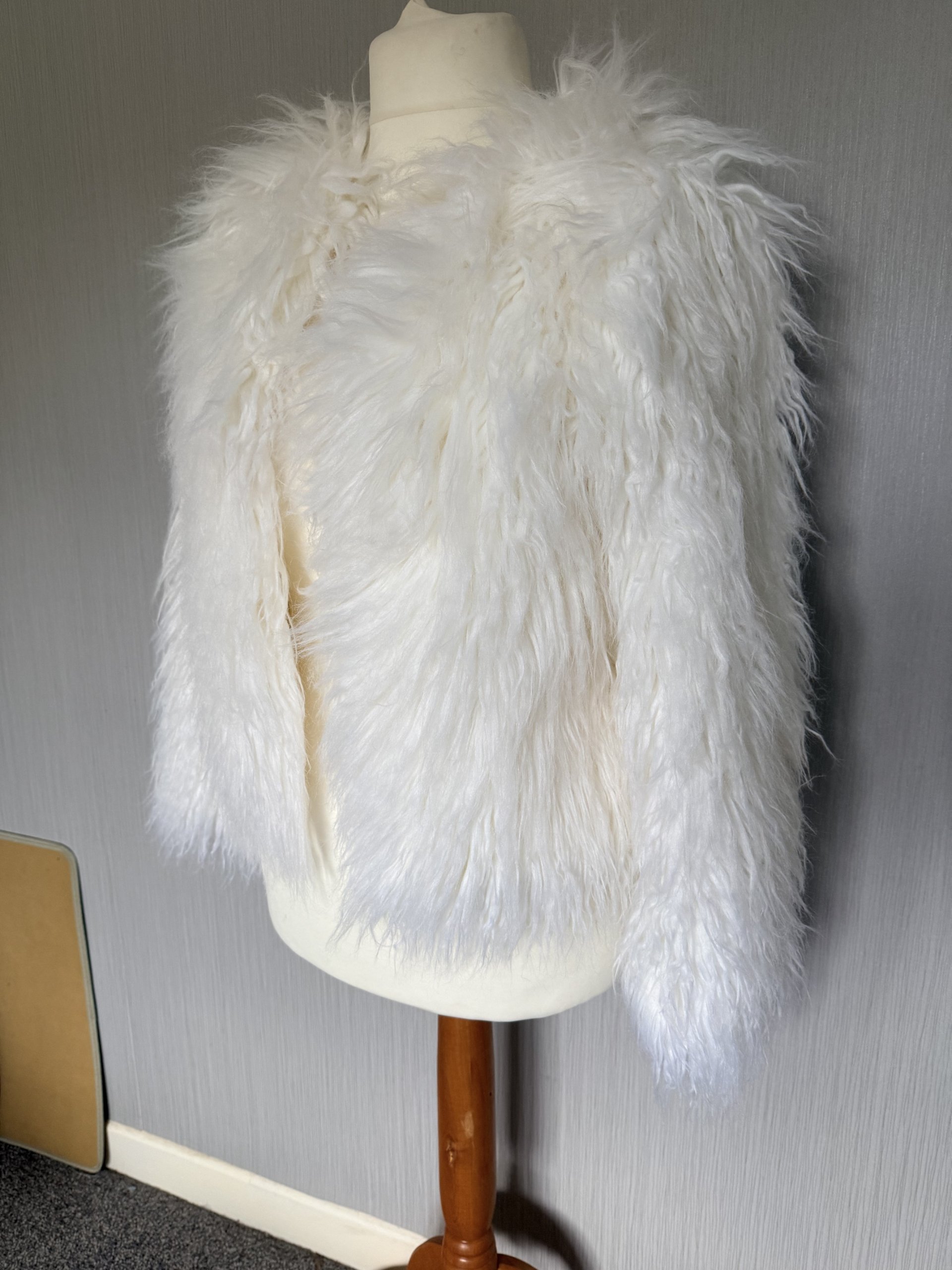 Atmosphere Women's White Faux Fur Fluffy Jacket UK 10 image 2