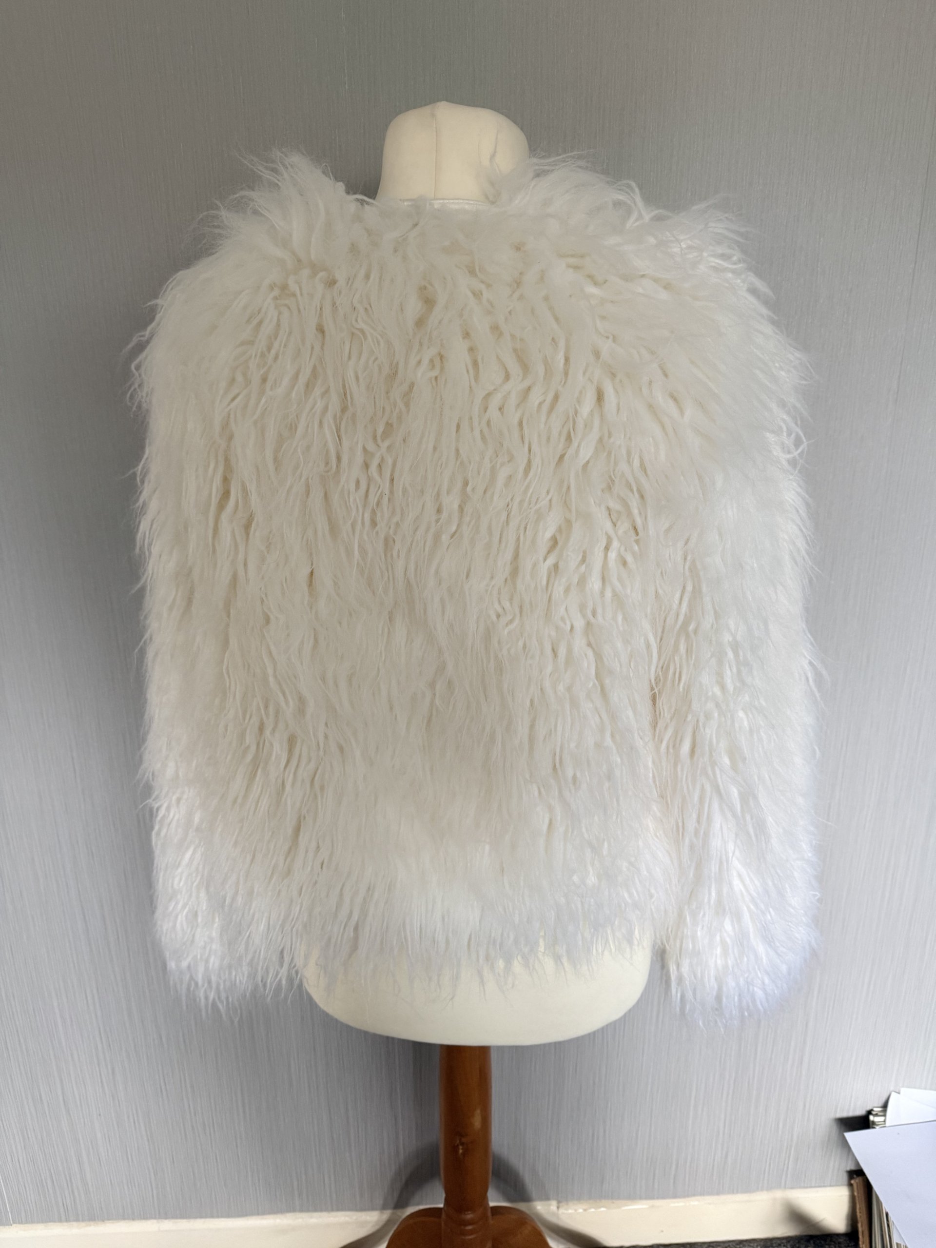 Atmosphere Women's White Faux Fur Fluffy Jacket UK 10 image 4