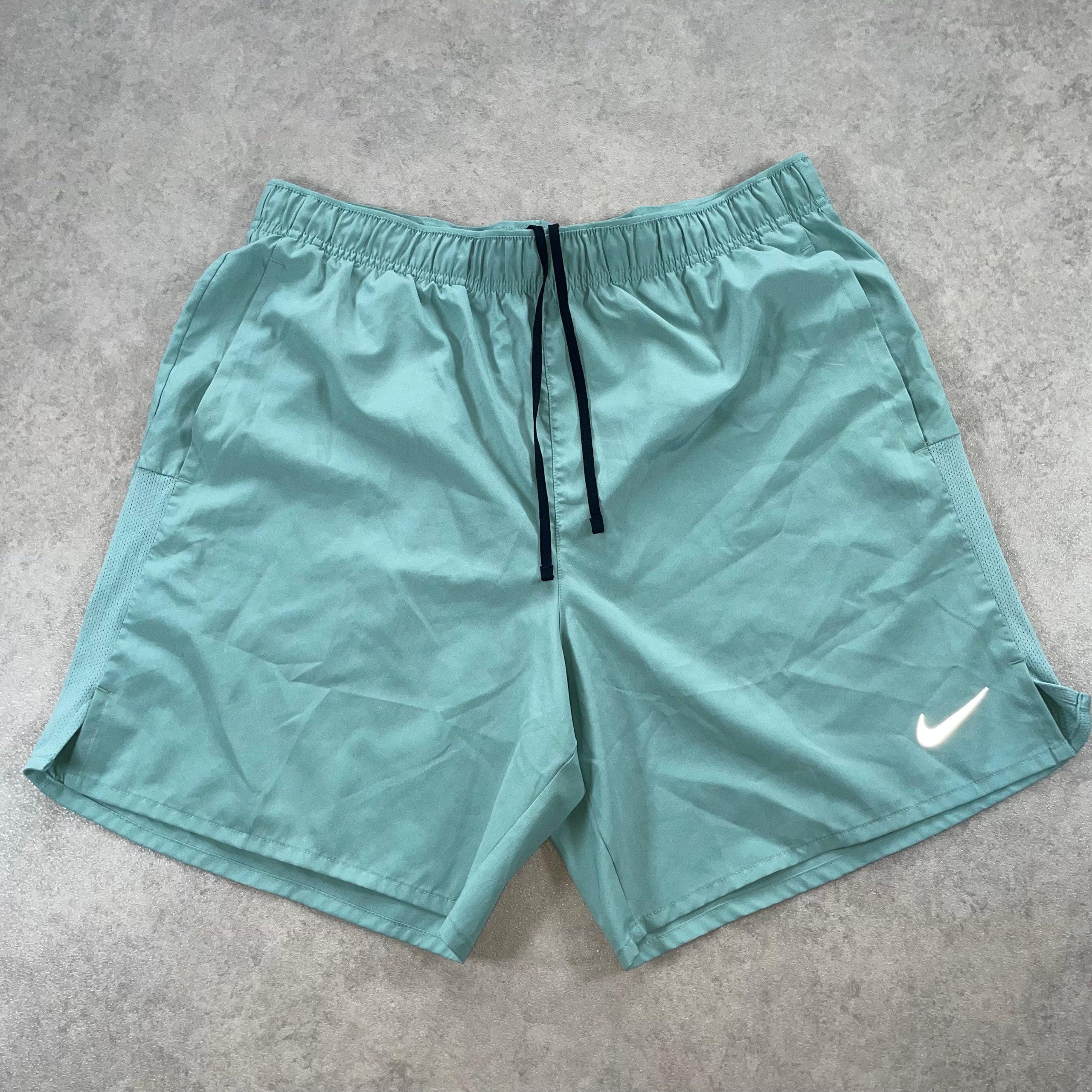 Nike Challenger Shorts 7 inch "Teal Turquoise" (Size large mens)