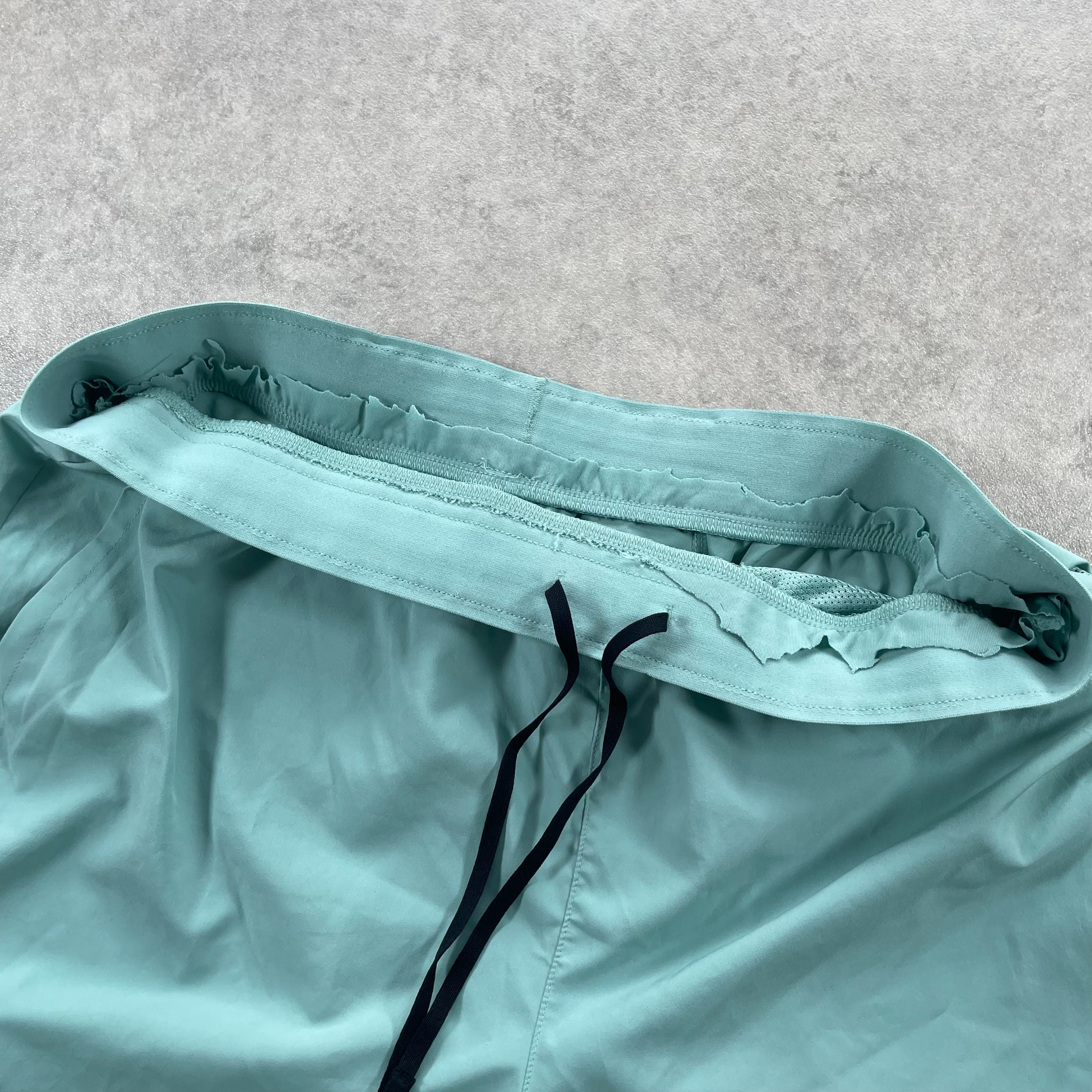 Nike Challenger Shorts 7 inch "Teal Turquoise" (Size large mens) image 3