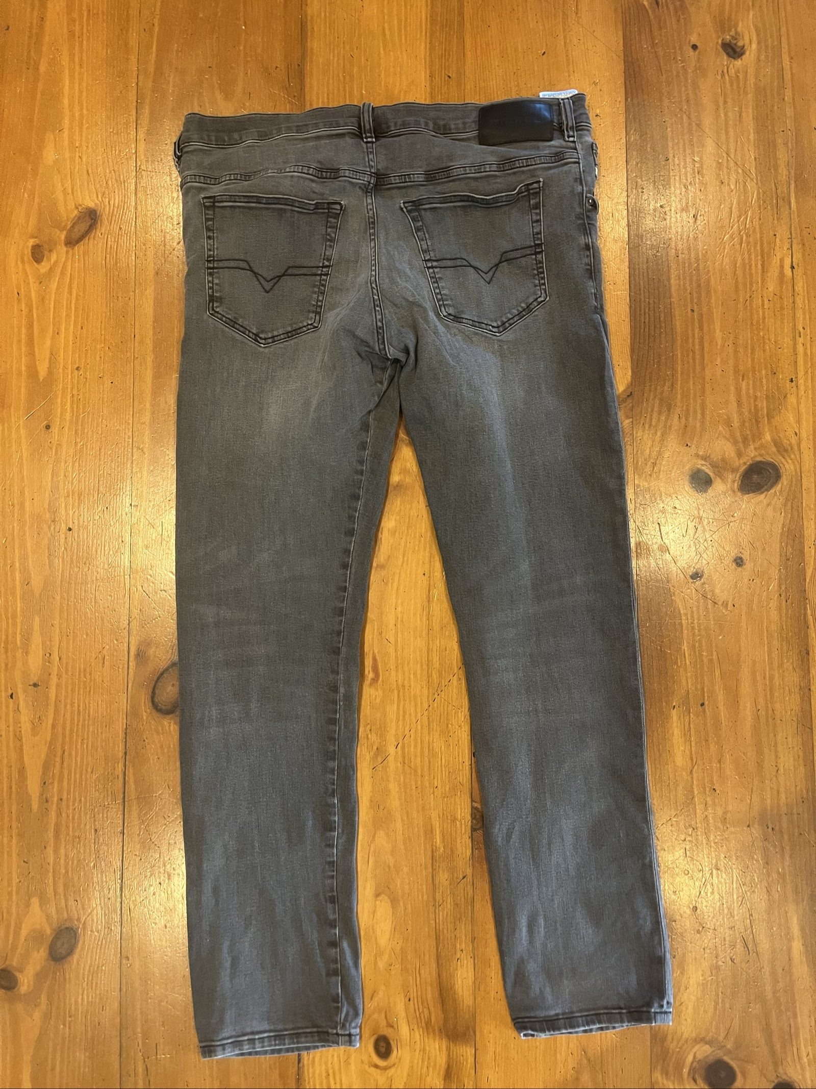 Diesel Grey D-Yennox Tapered Jeans W34 L32 image 3
