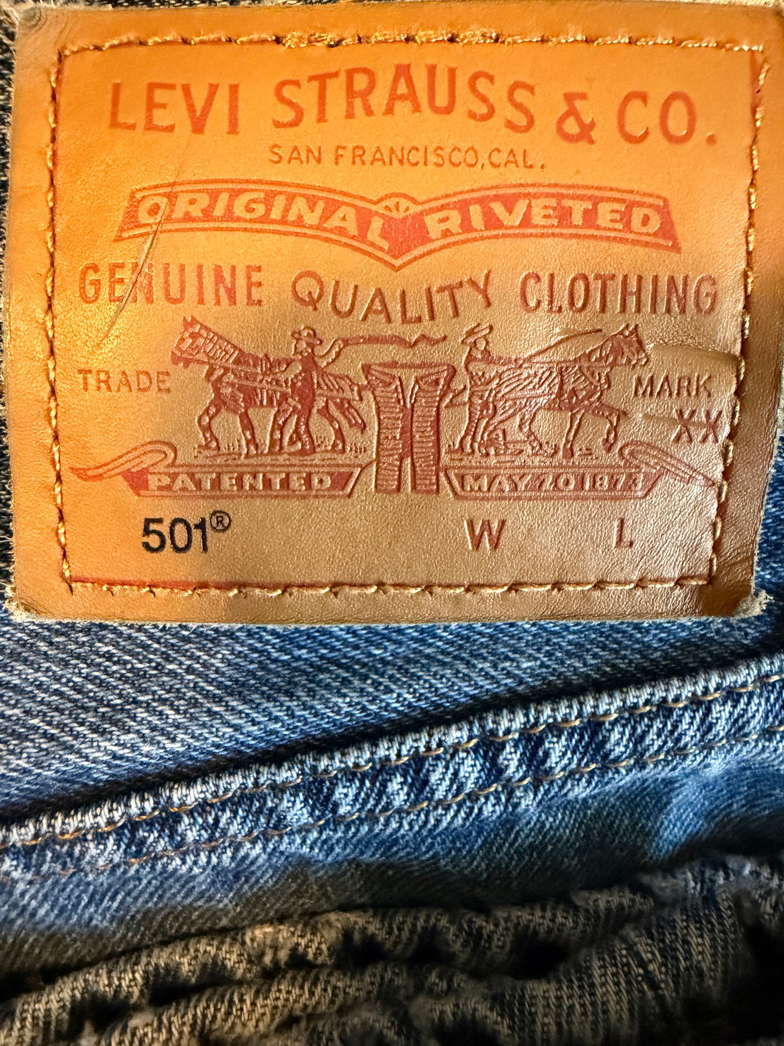 Levi's 501 Original Fit Straight Leg Jeans Medium Wash Blue Denim W31 L30 (Fits 32x29) image 4