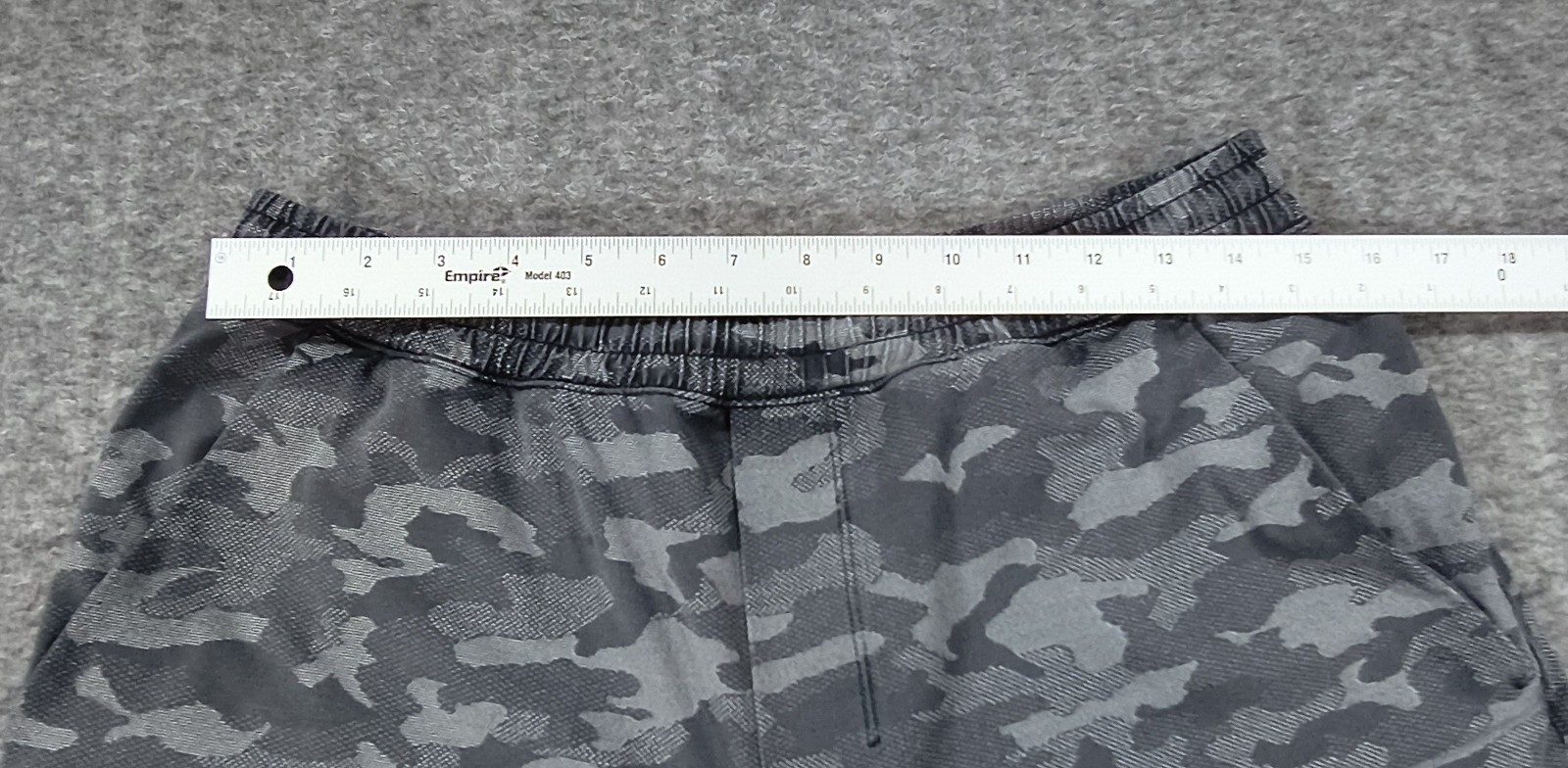 Lululemon Grey Camo Men's Athletic Shorts Large image 7